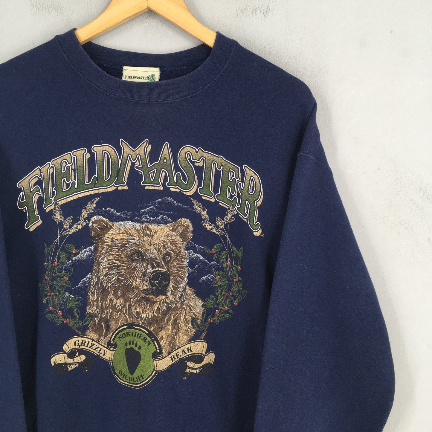 Fieldmaster Alaska Grizzly Bear Blue Sweatshirt Medium