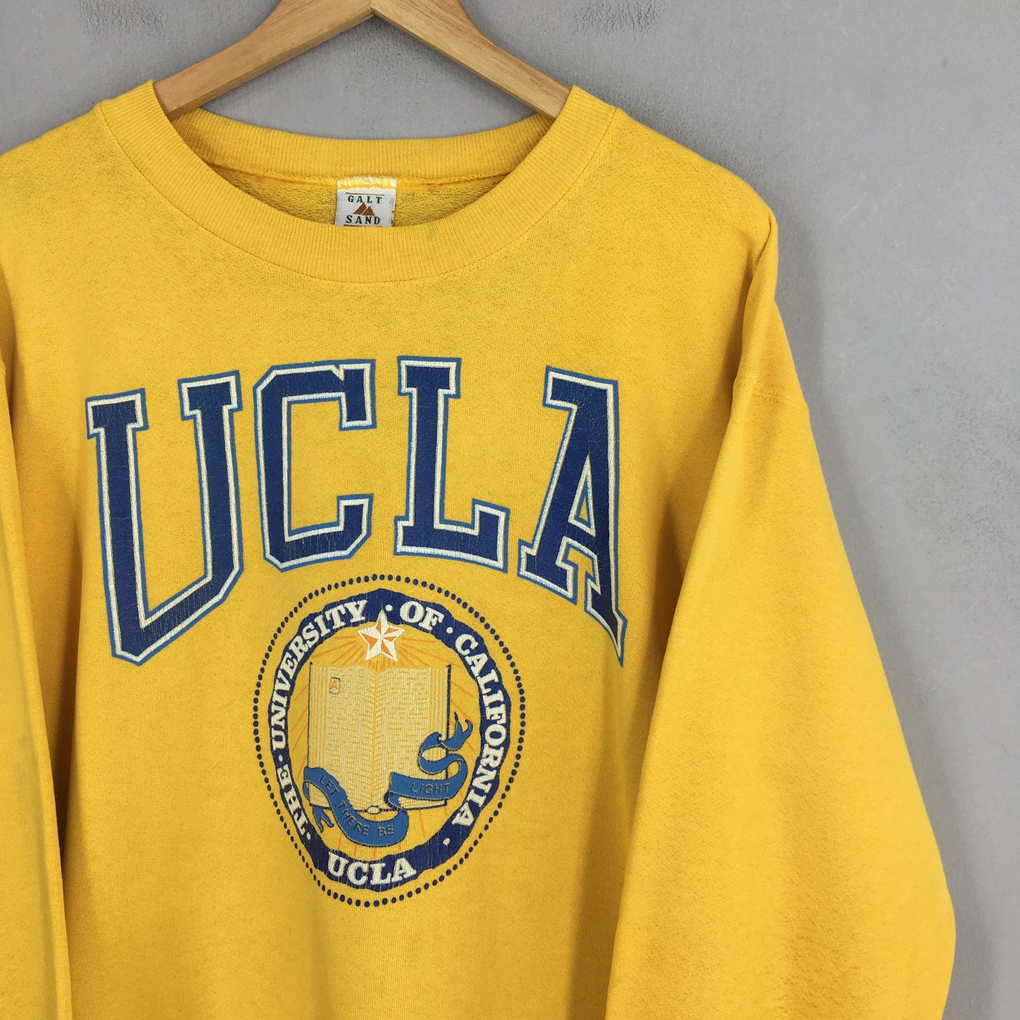 University of California Yellow Sweatshirt Large