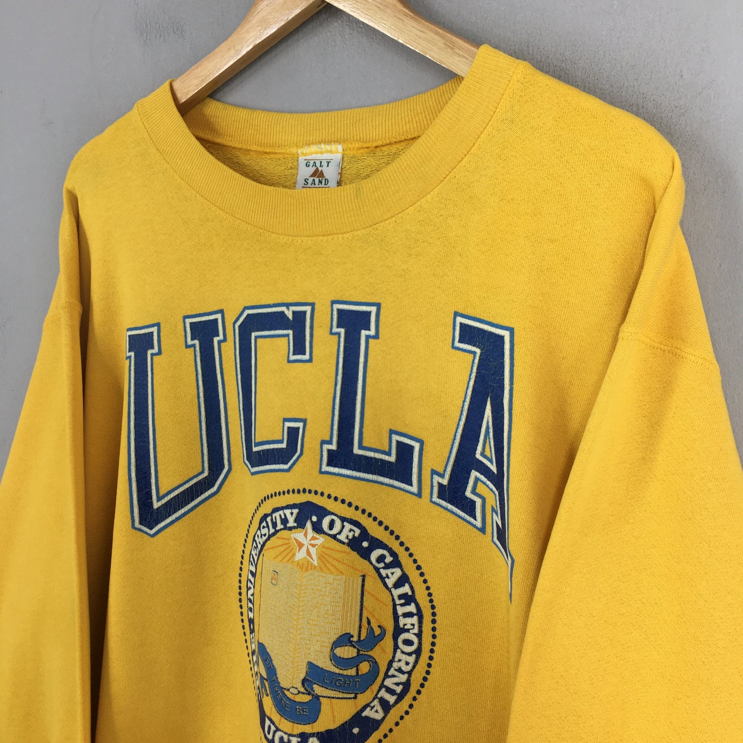 University of California Yellow Sweatshirt Large