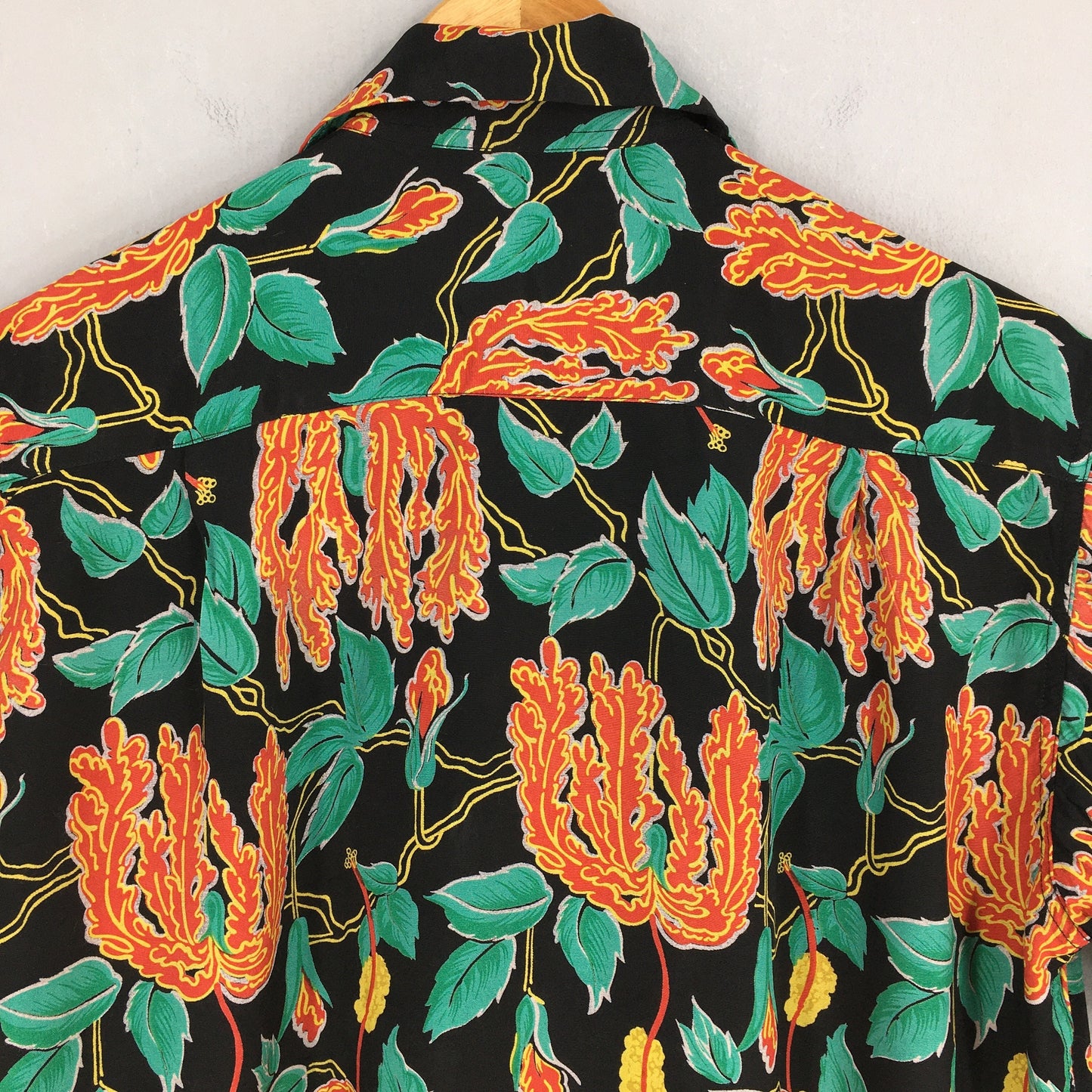 Leaves Hawaii Aloha Shirts Medium