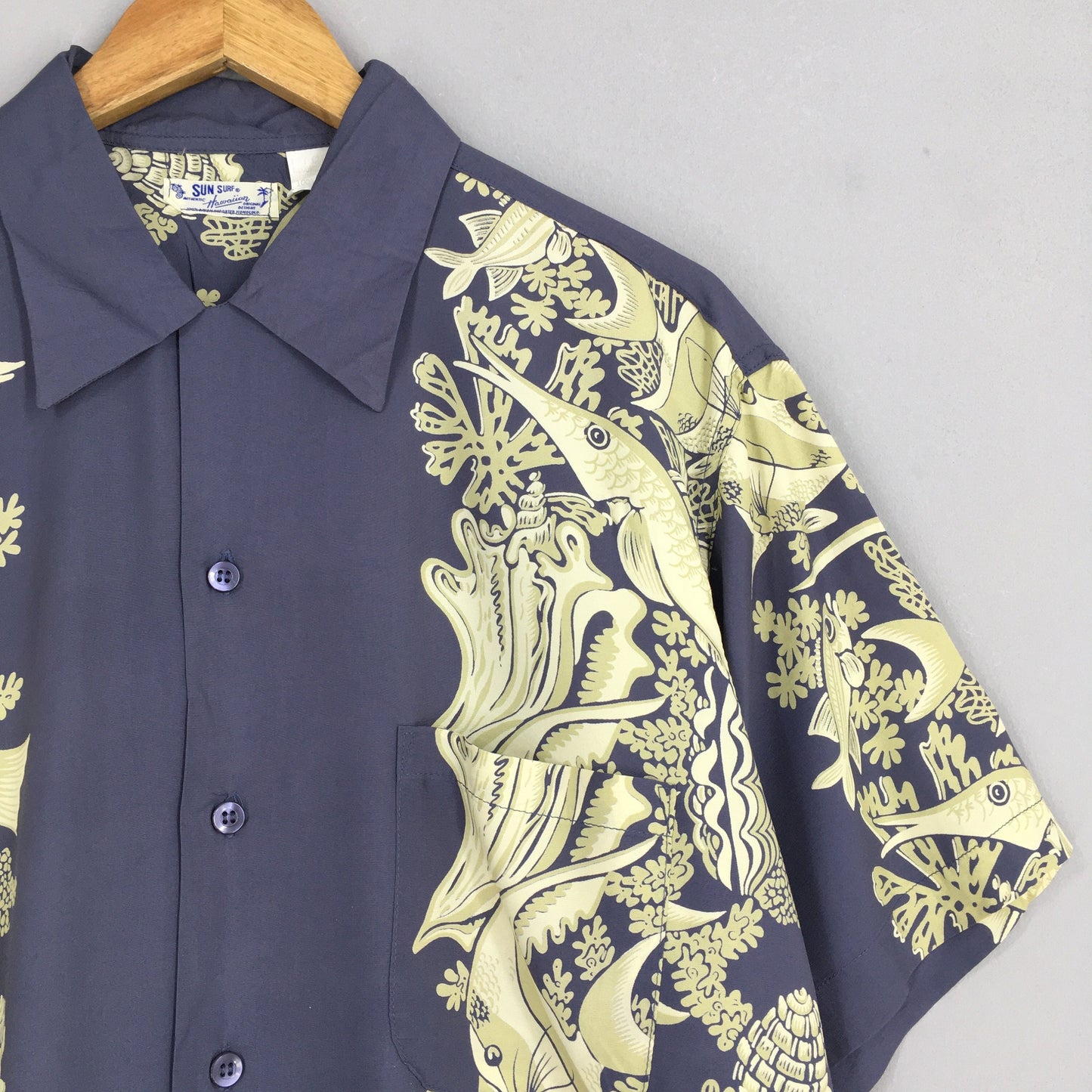 Hawaiian Japanese Sun Surf Sea Fish Rayon Shirt Large