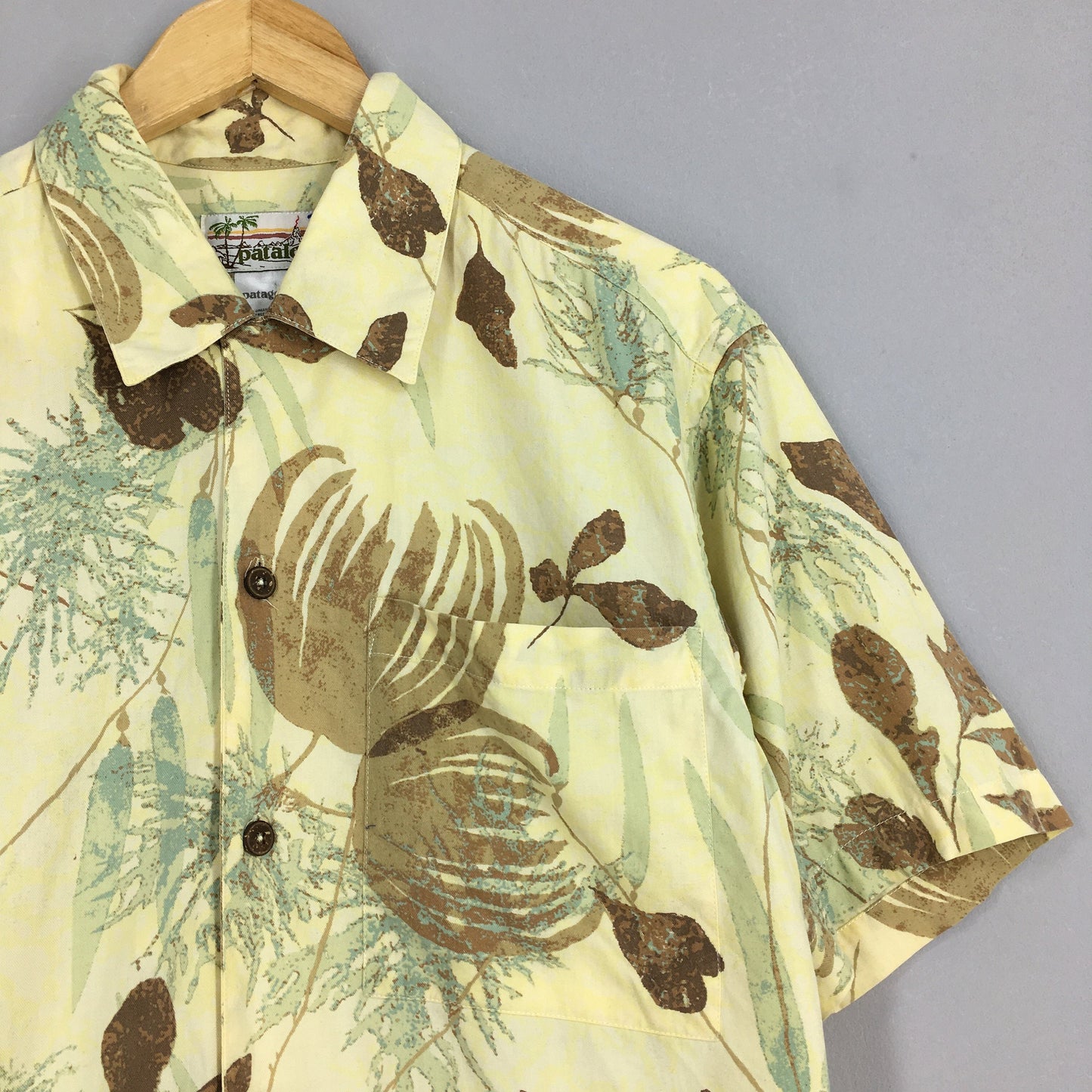 Pataloha Floral Hawaiian Island Beach Shirt XSmall