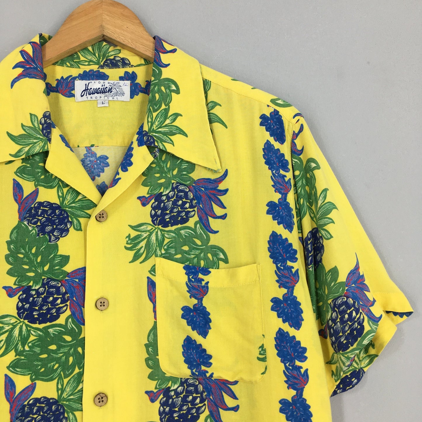 Vintage Aloha Floral Tropical Pineapples Hawaii Rayon Shirt Large