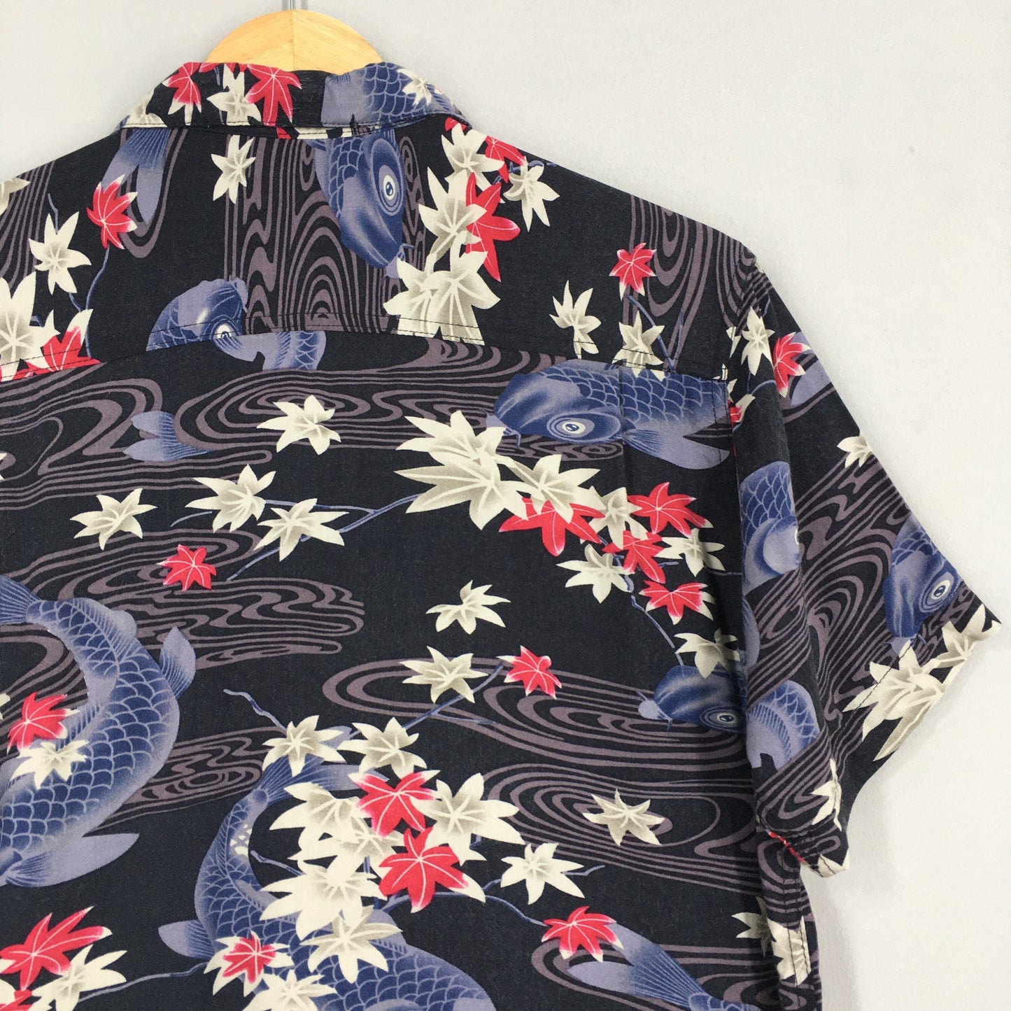 Hawaiian Japanese Koi Fish Rayon Shirt Medium