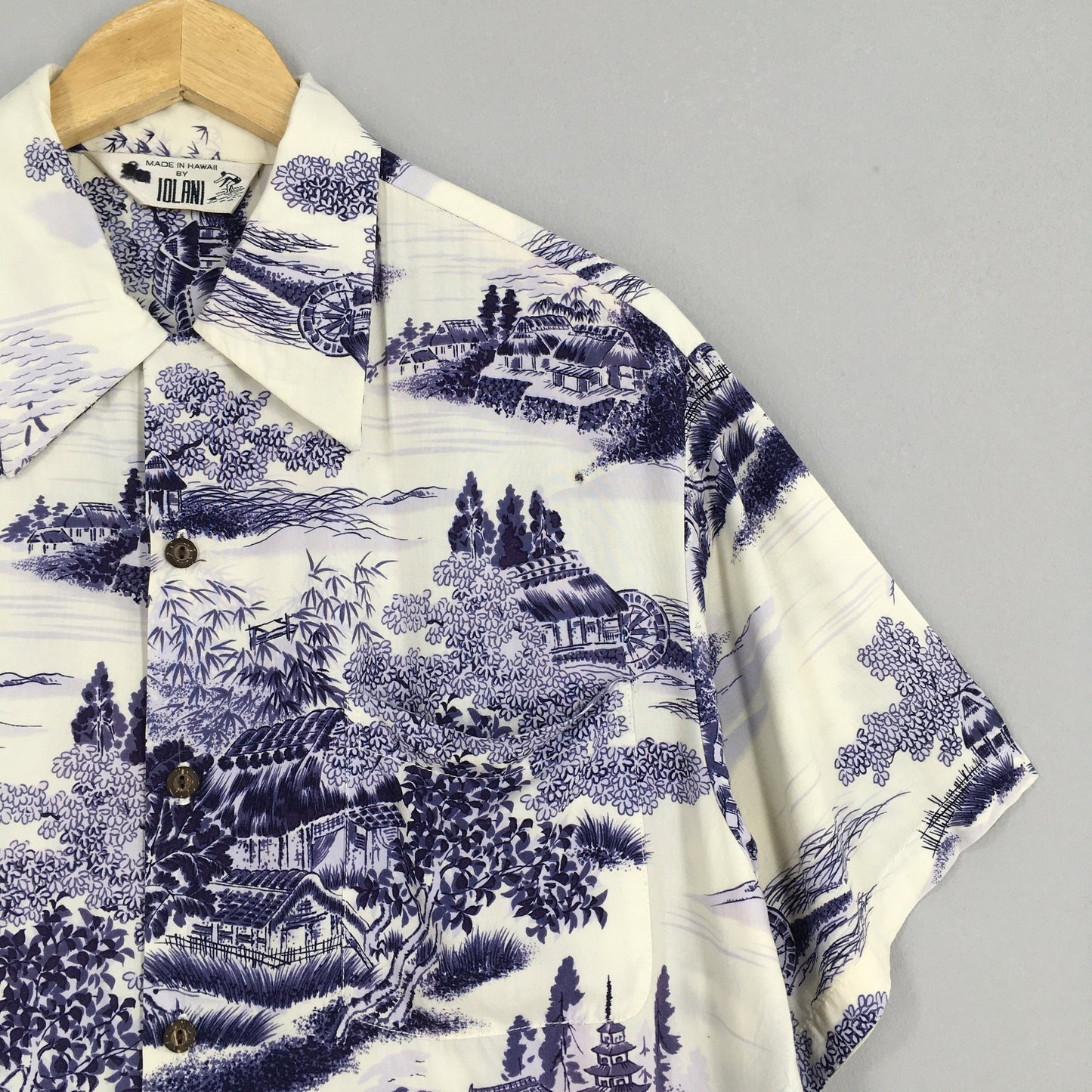 Made In Hawaii Iolani Patina Japanese Culture Rayon Shirt Medium