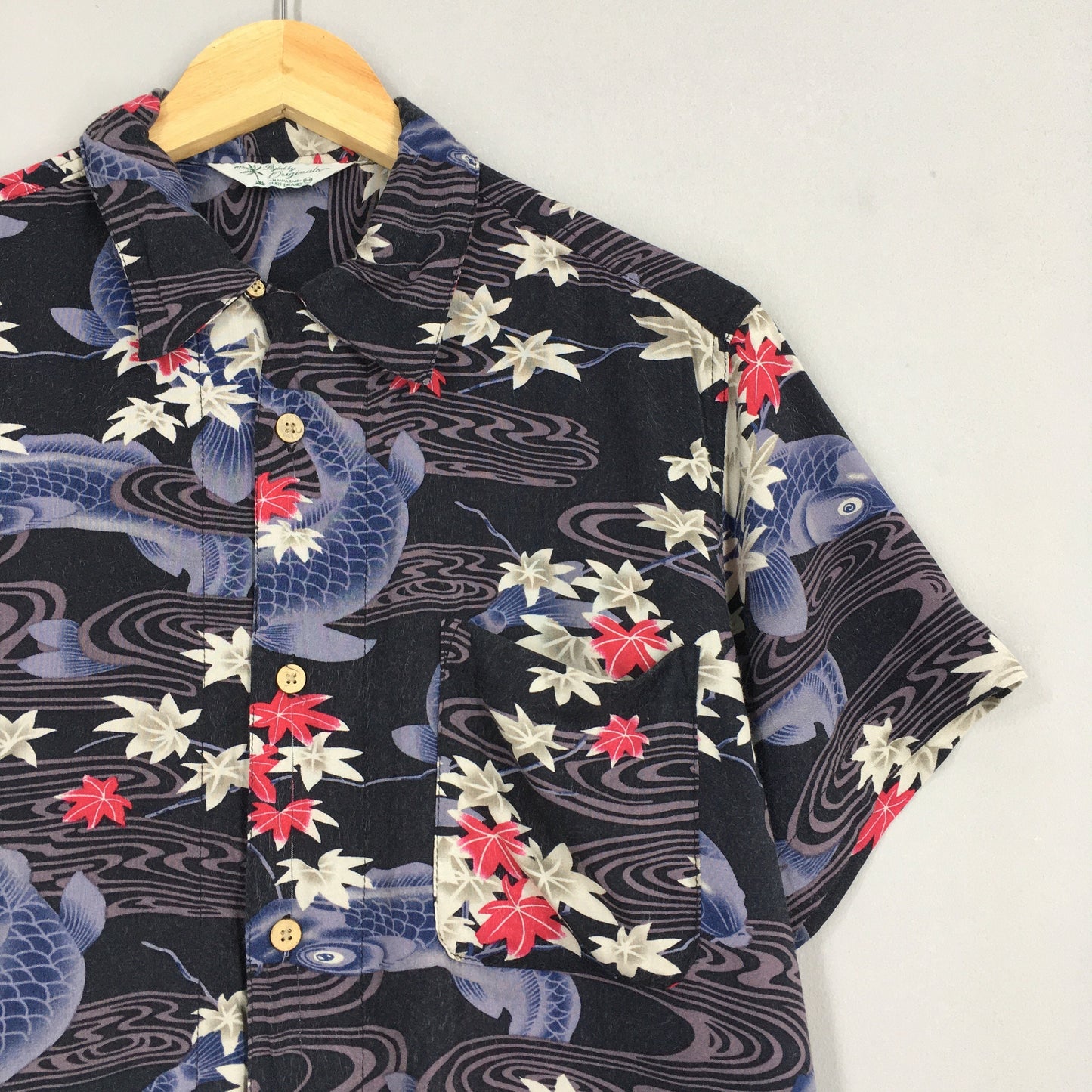 Hawaiian Japanese Koi Fish Rayon Shirt Medium