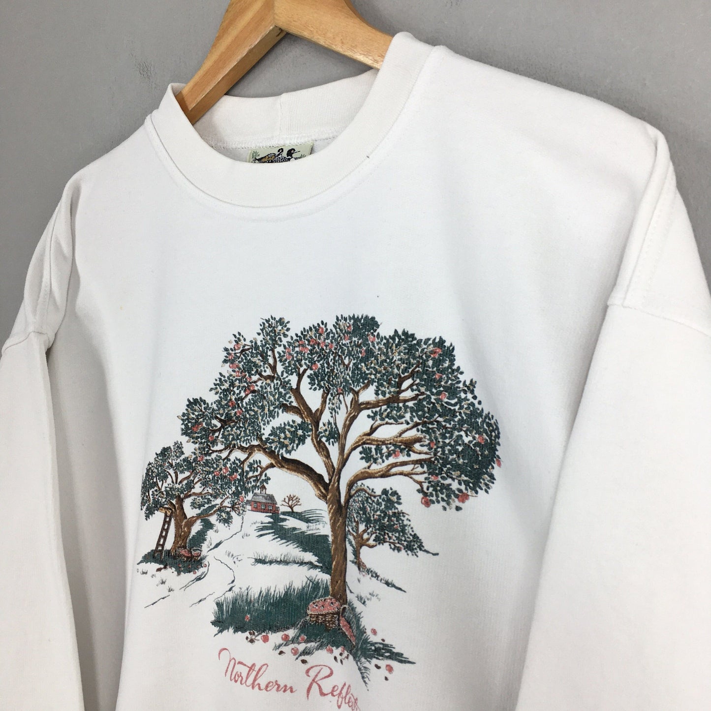 Northern Reflections Apple Big Tree Graphic Sweatshirt S