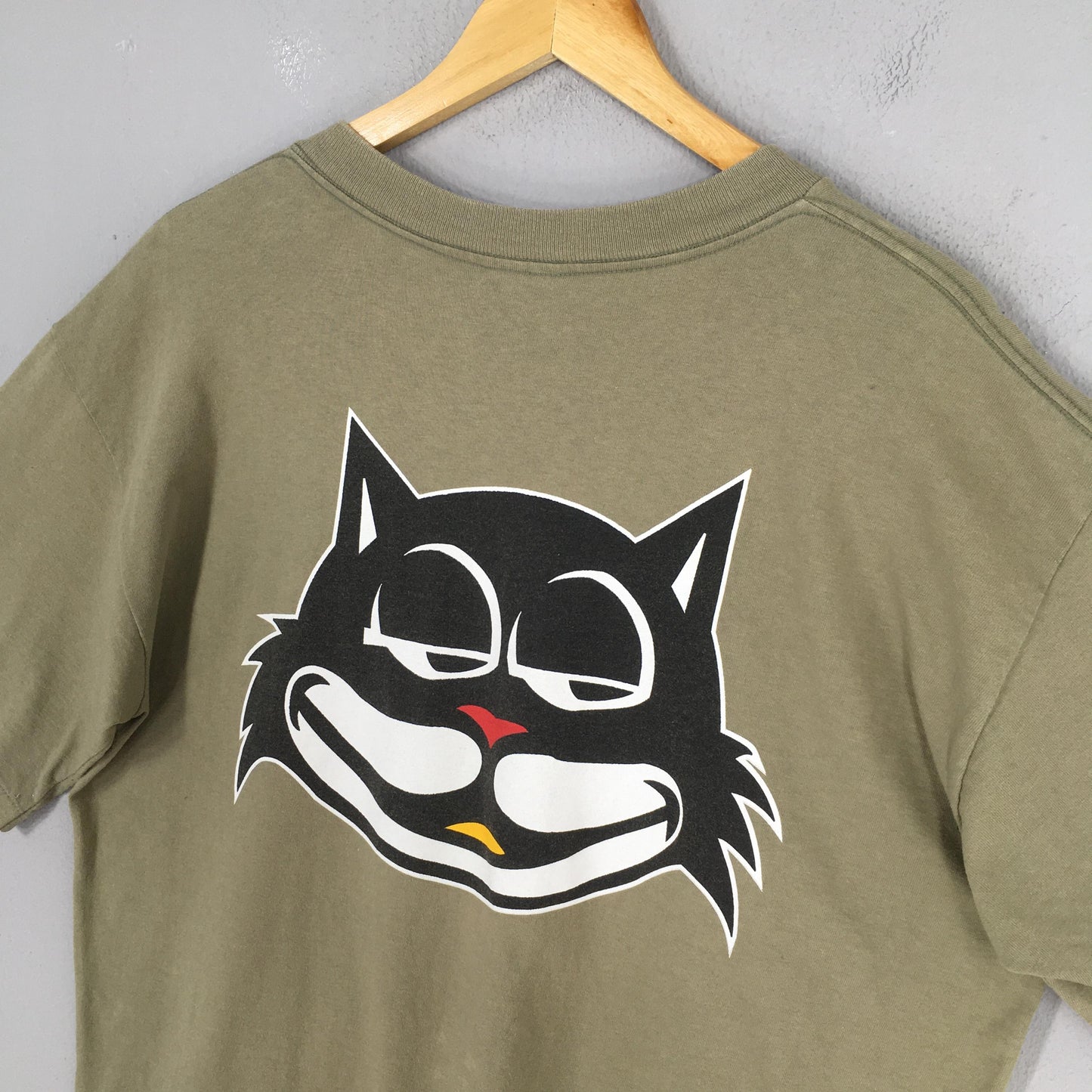 26 Red Skater Green T shirt Large