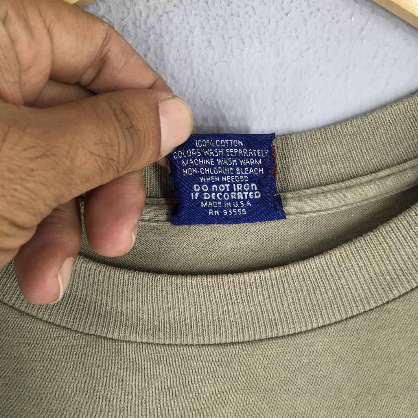 26 Red Skater Green T shirt Large