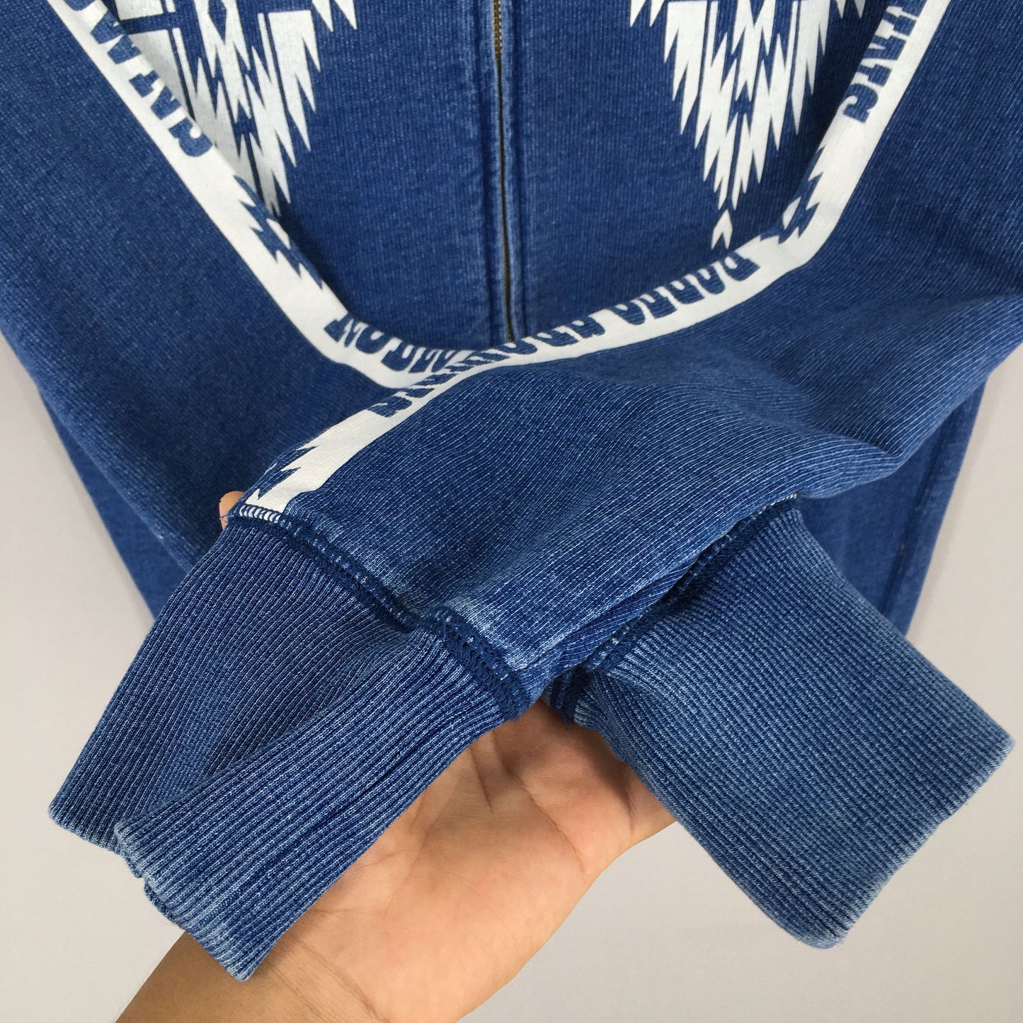 Rodeo Crowns Blue Hoodie Sweater Medium