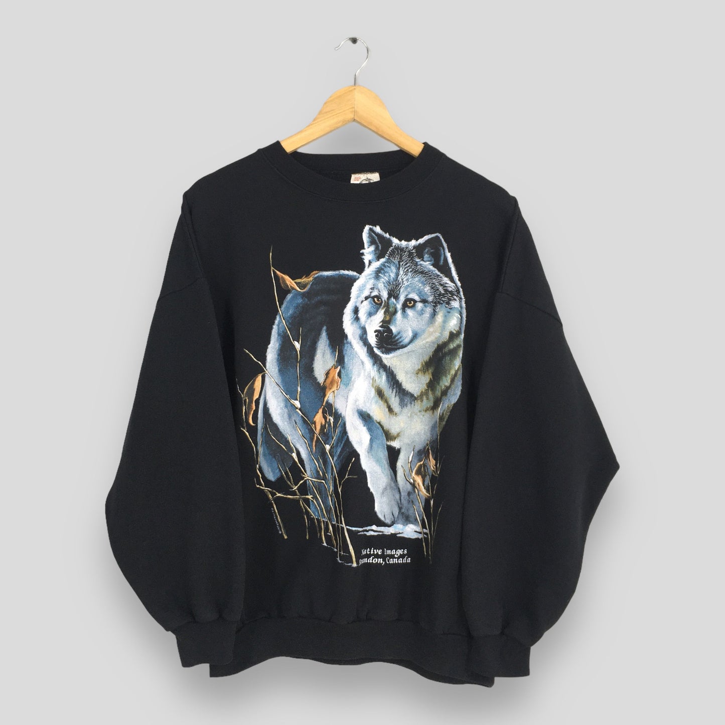 The Wolf Wildlife Brandon Canada Sweatshirt Medium