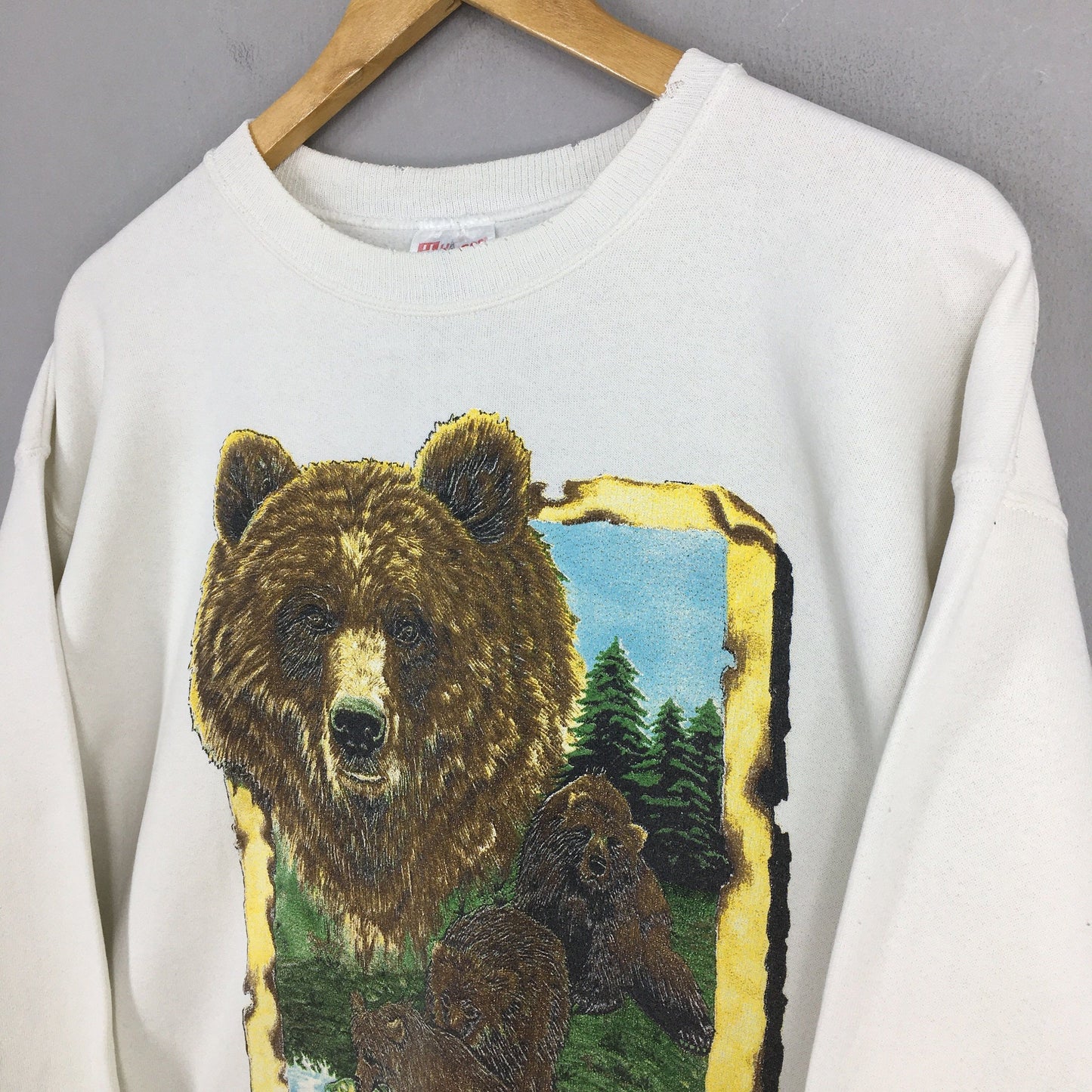 Mexican Grizzly Bear White Sweatshirt Medium