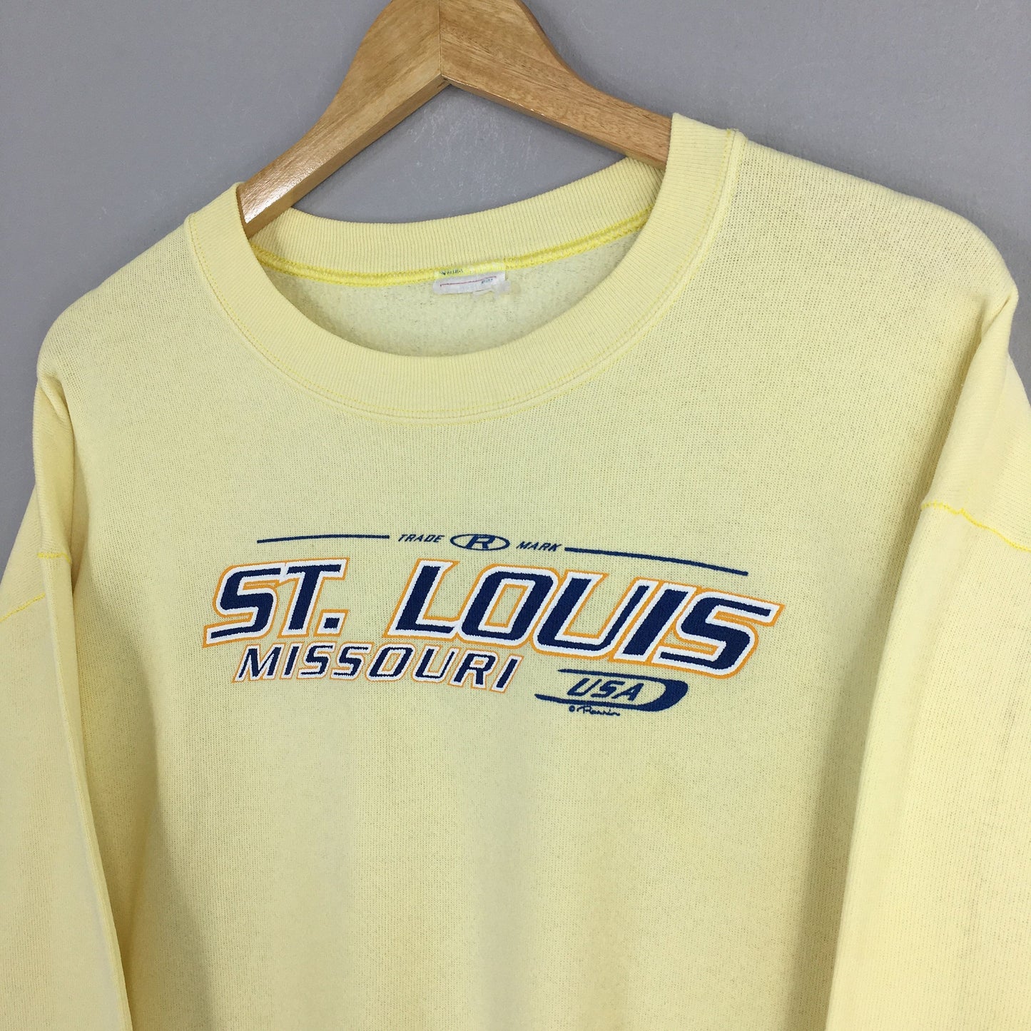 St. Louis Missouri Soft Yellow Sweatshirt Large