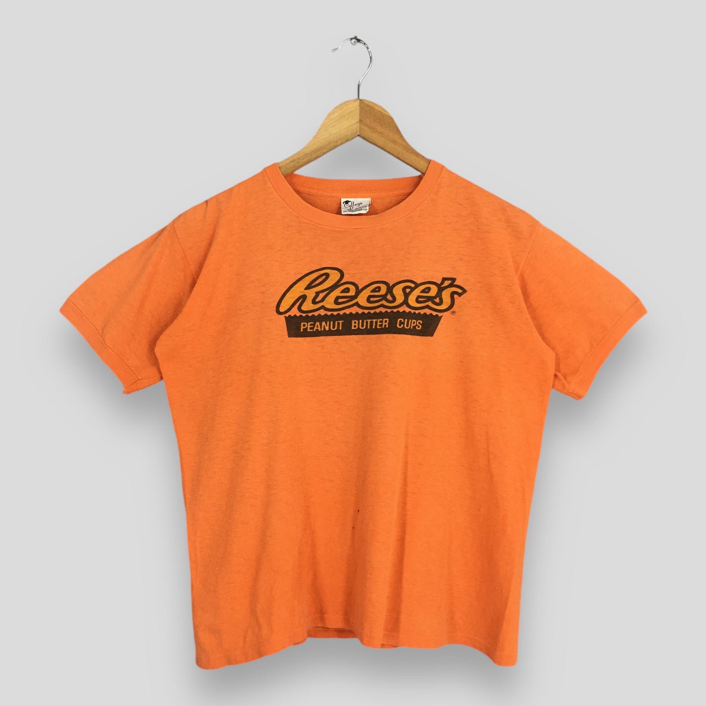 Reese's Peanut Butter Cups Orange Tshirt Large