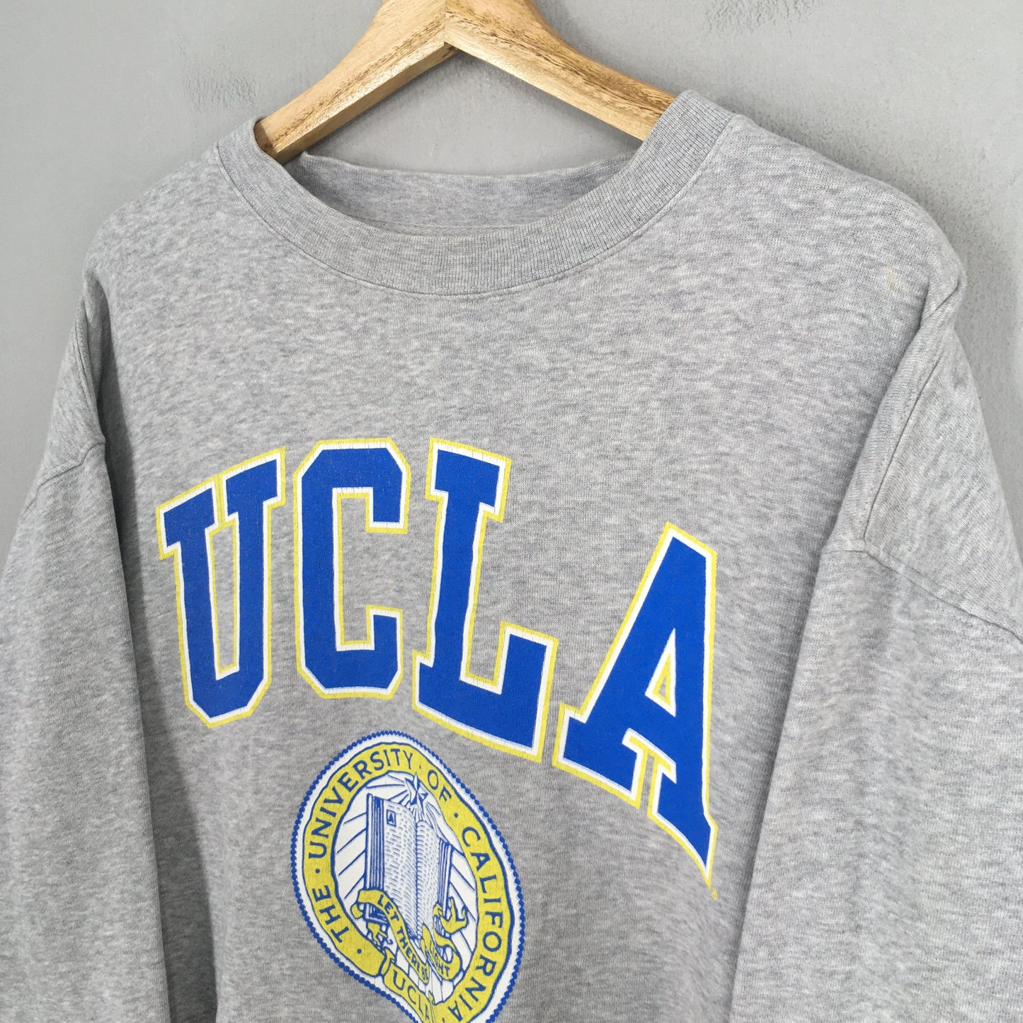 UCLA Bruins Ncaa White Sweatshirt Large