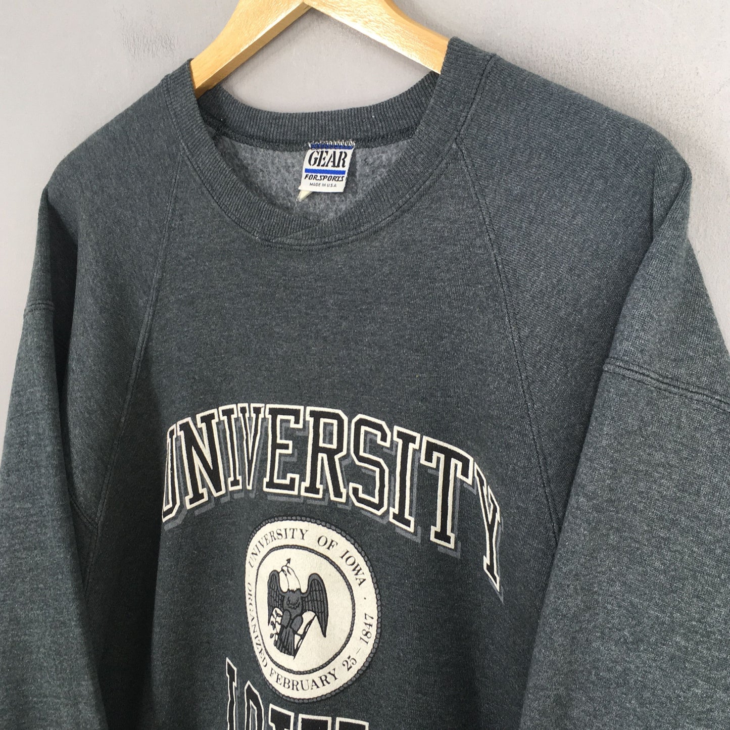 The University Of Iowa Sweatshirt Large