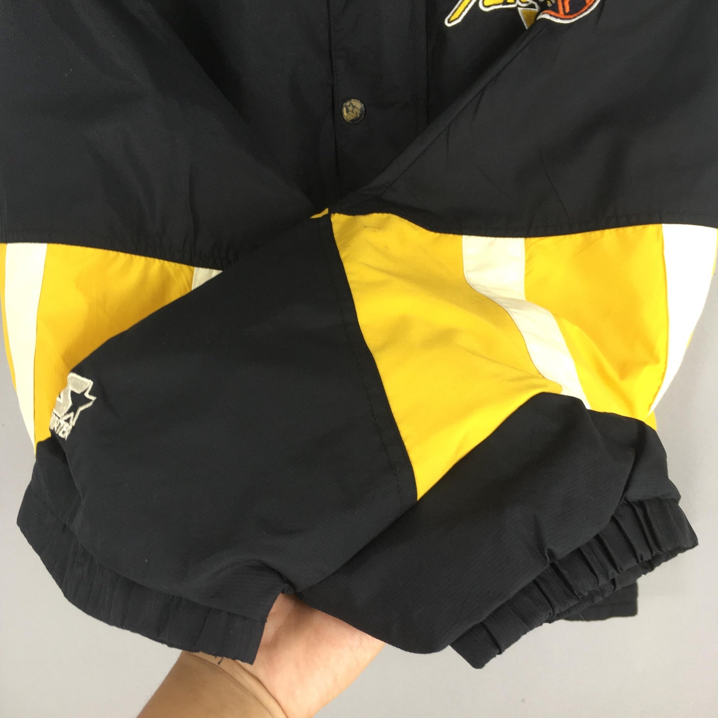 Pittsburgh Peguins NHL Windbreaker Jacket Large