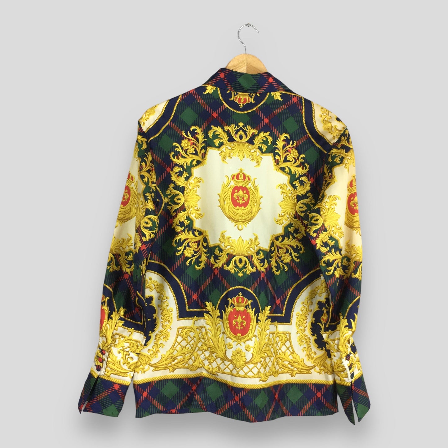 Novelty Baroque Crest Casual Shirt Medium