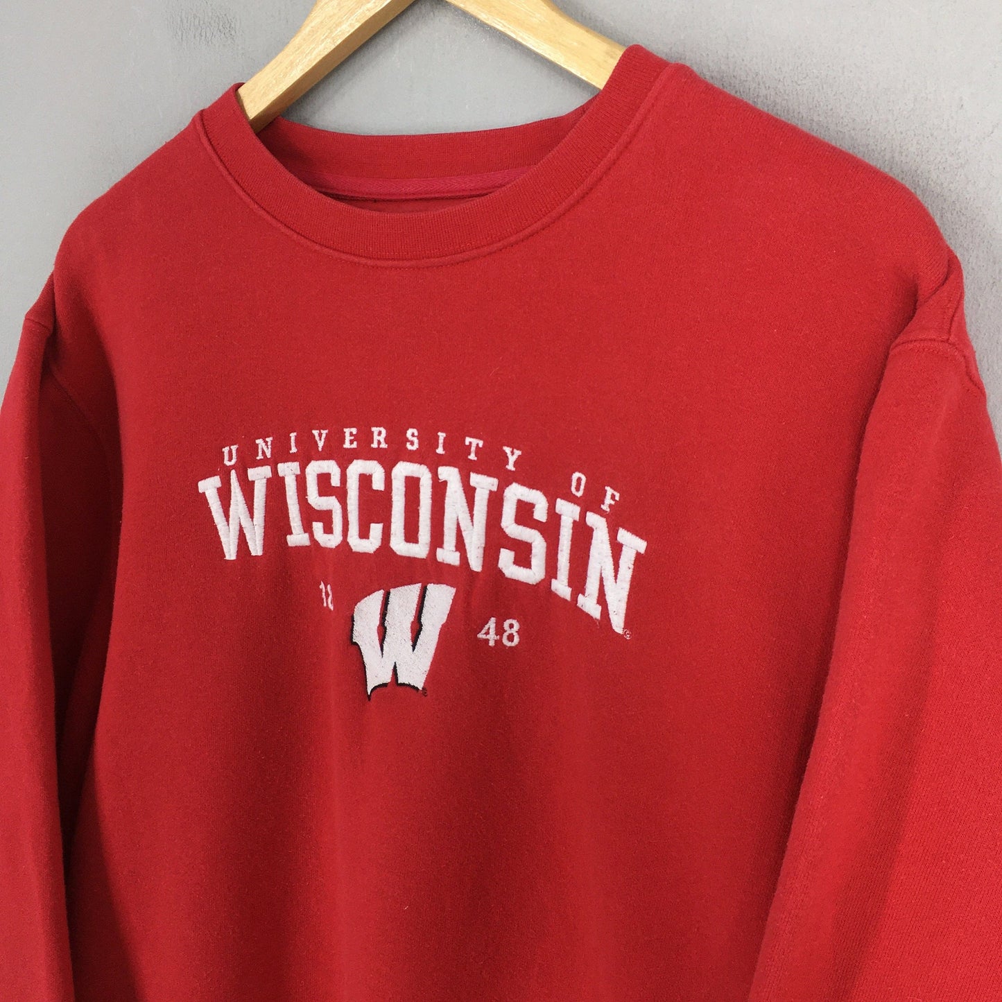 Wisconsin University Badgers Red Sweater Small