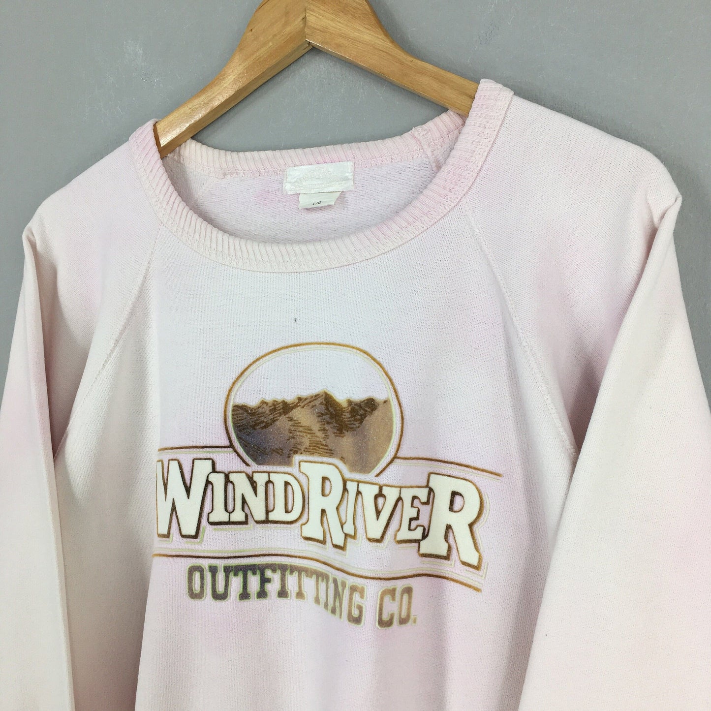 Wind River White Sweatshirt Large