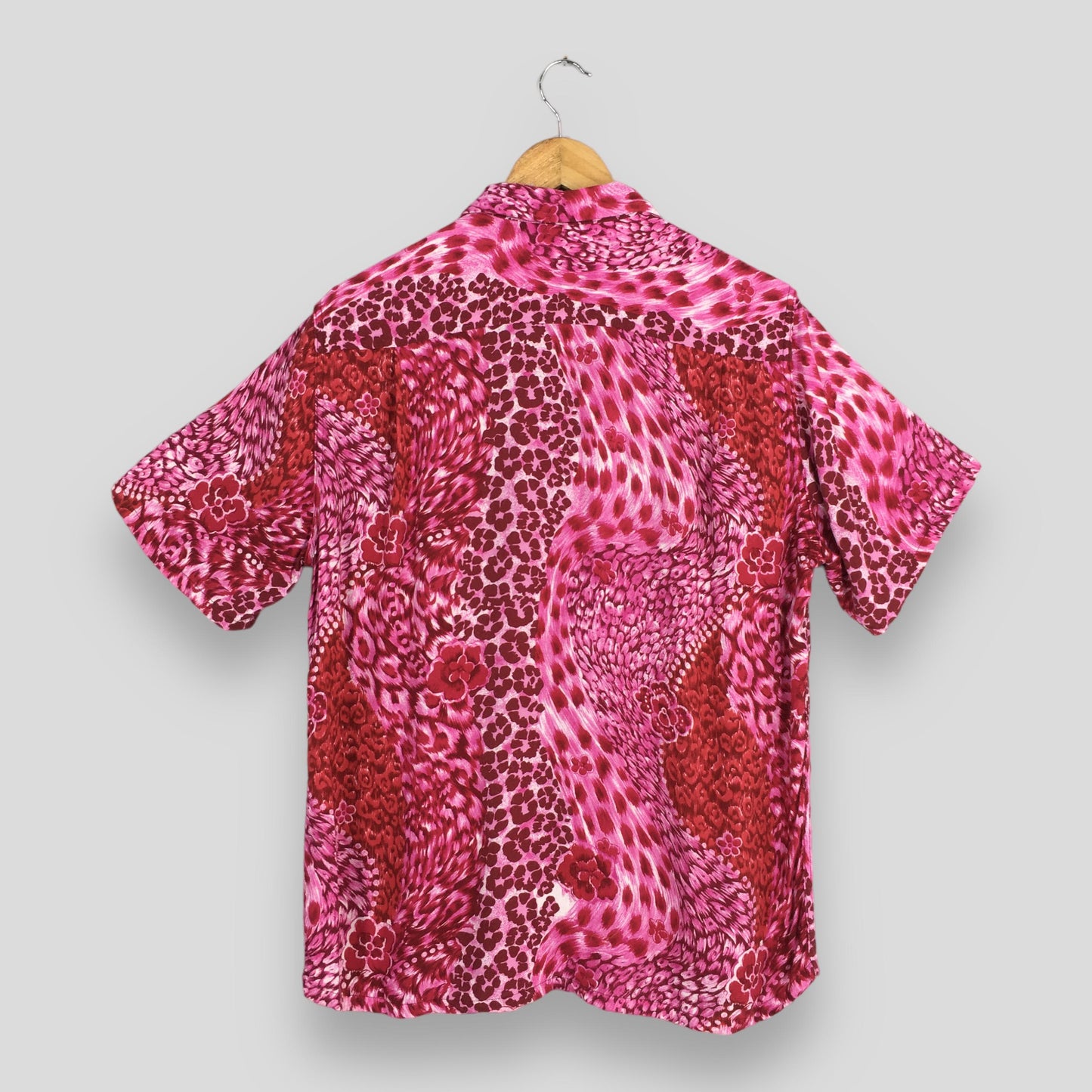 HR Market Psychedelic Hawaiian Aloha Pink Shirt Medium