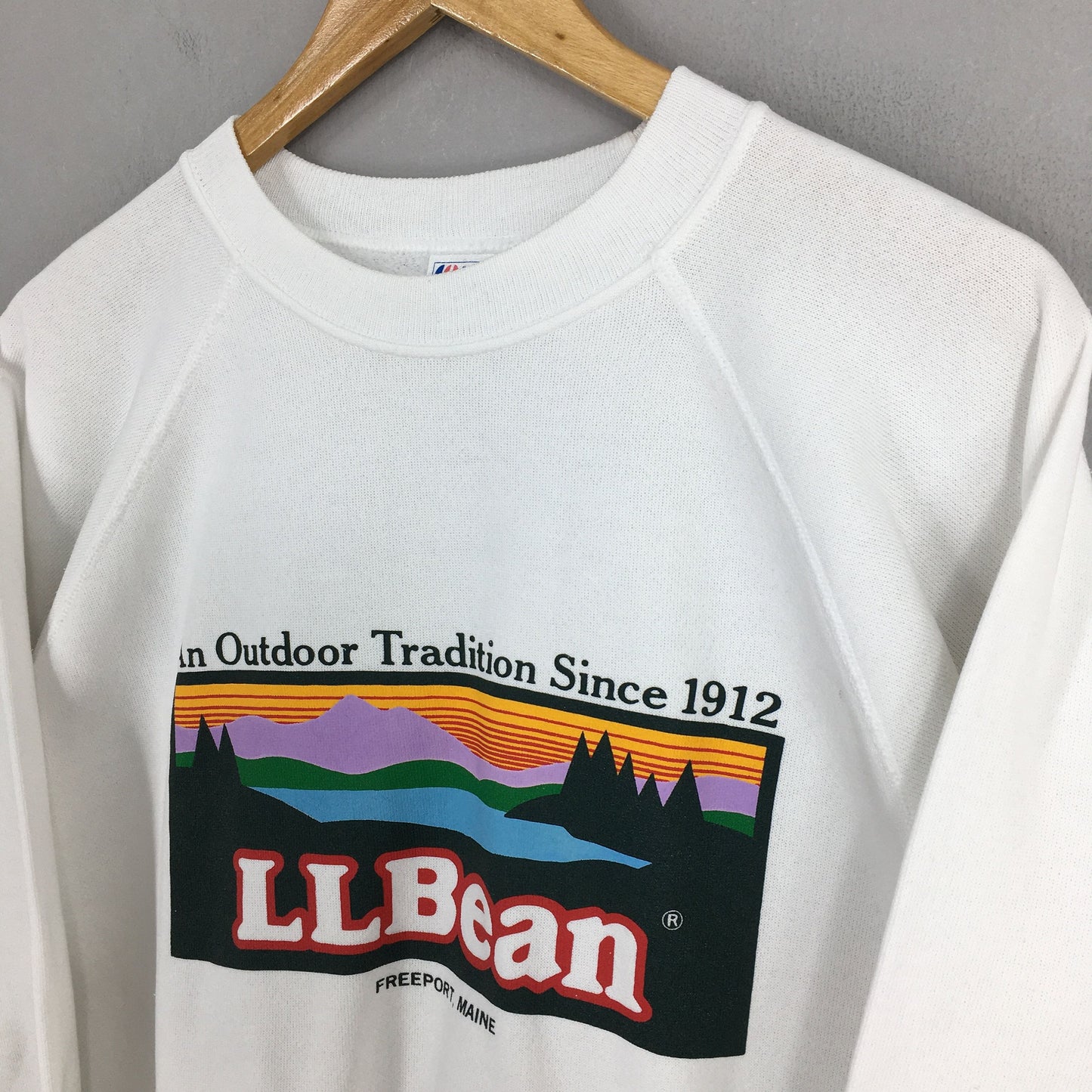 LL Bean White Sweatshirt Medium