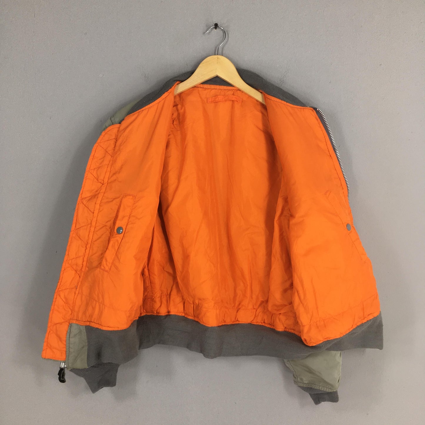 Alpha Industries US Air Force Bomber Jacket Large