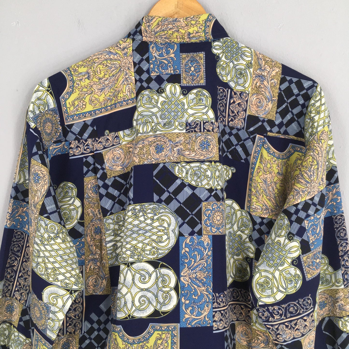 Novelty Baroque Floral Pop Art Polyester Shirt Medium