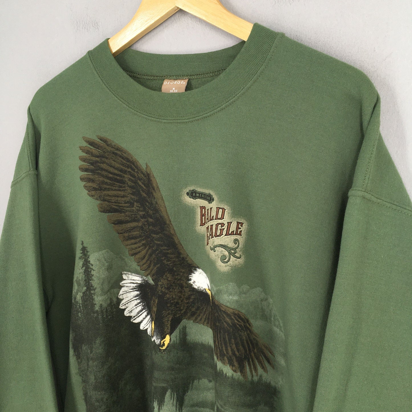 Alaska Bald Eagles Green Sweatshirt Medium