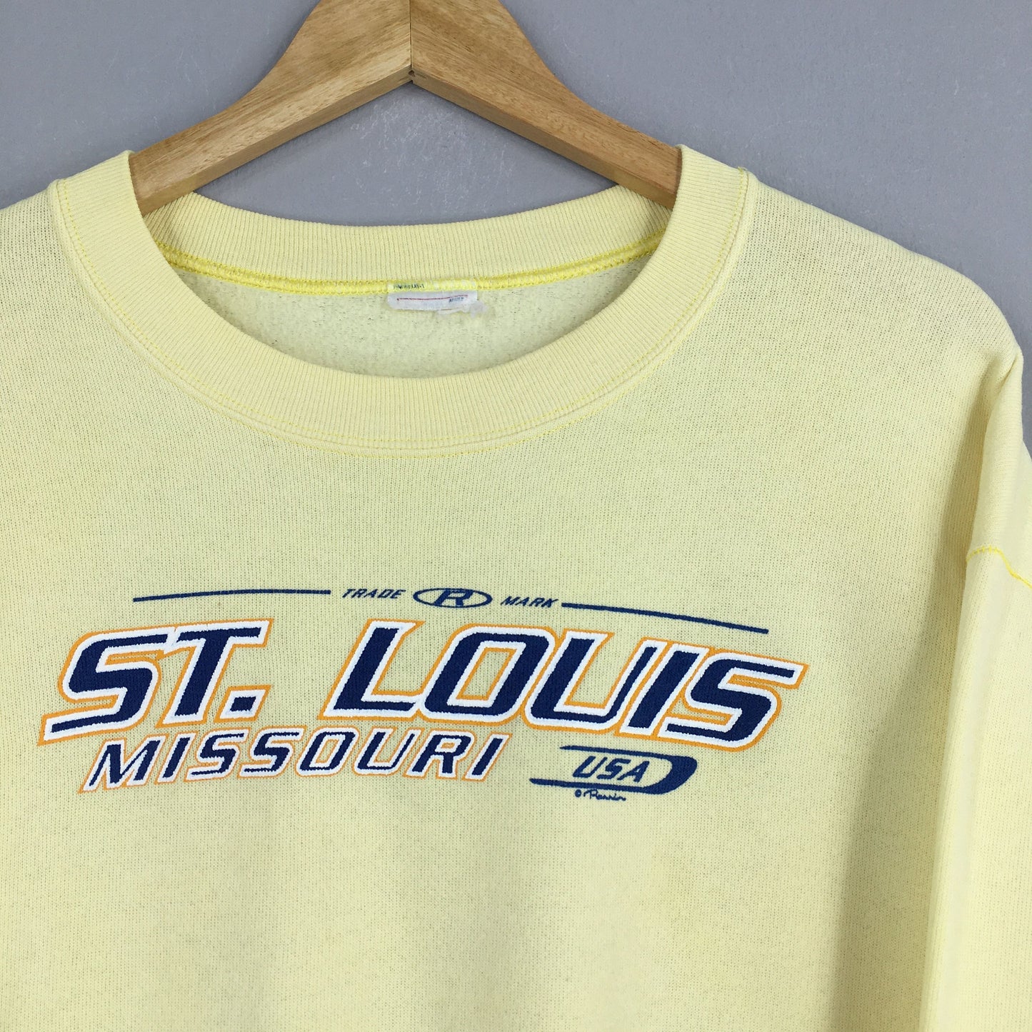 St. Louis Missouri Soft Yellow Sweatshirt Large