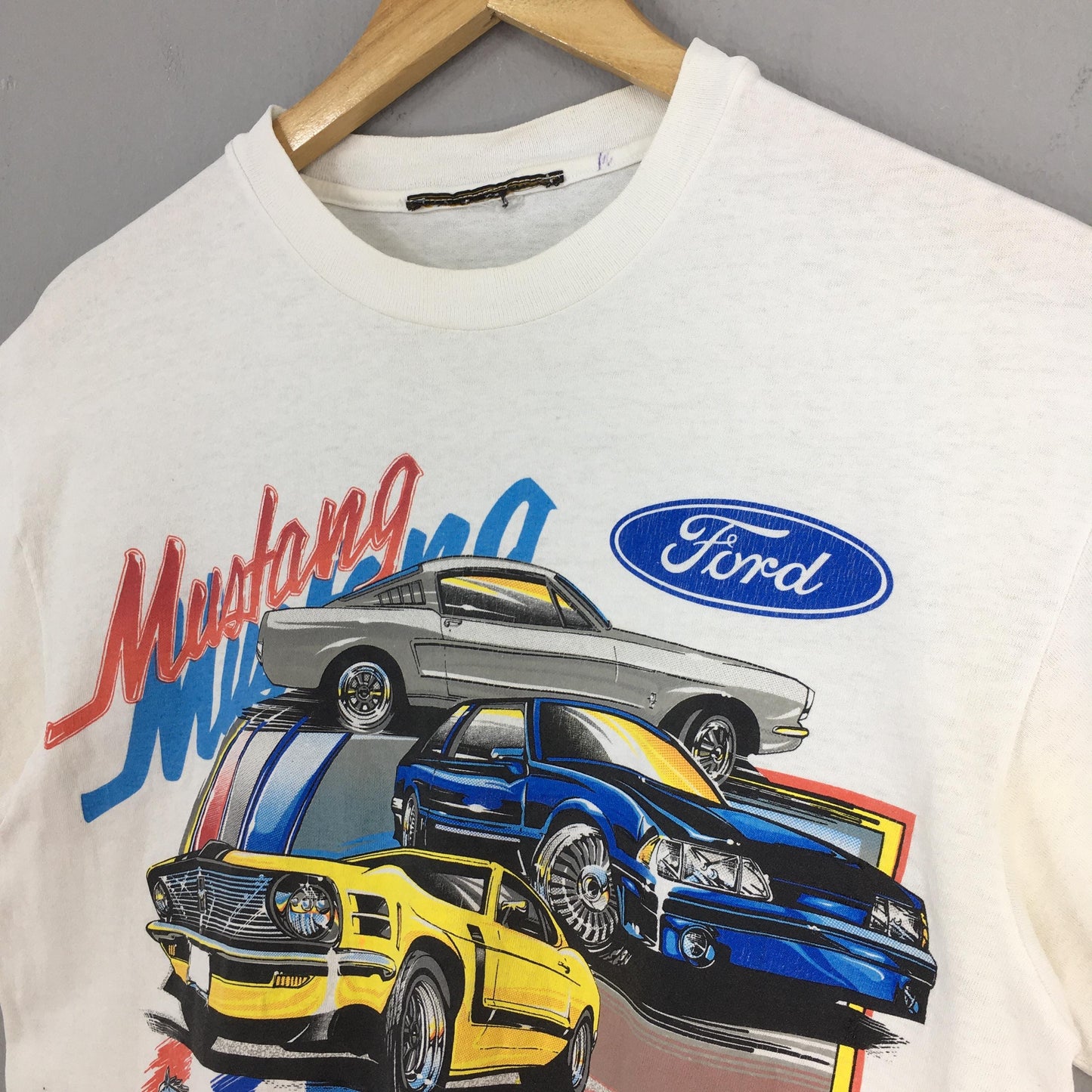 Ford Mustang White Tshirt Small