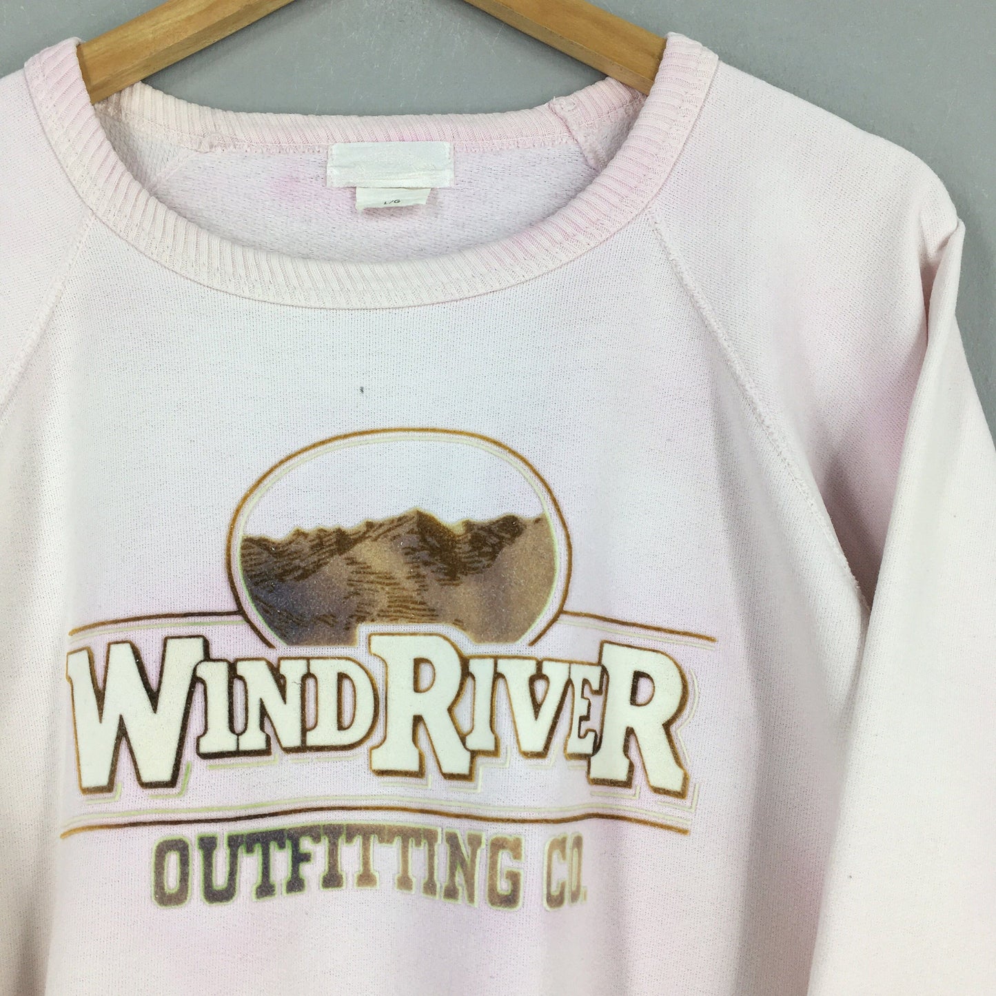 Wind River White Sweatshirt Large