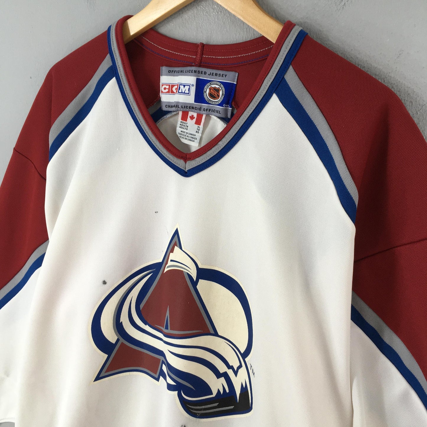 Colorado Avalanche NHL Ccm Jersey XLarge