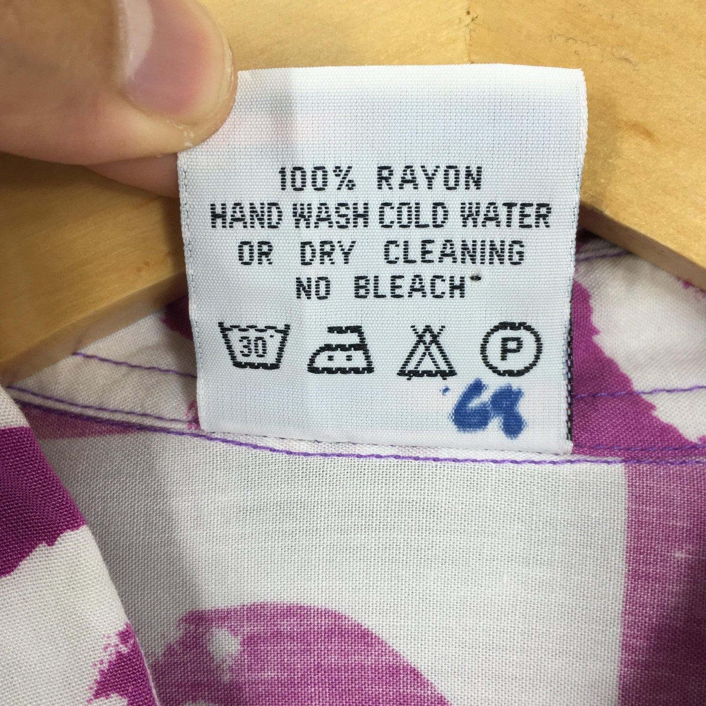 Iconic Marilyn Monroe Pink Rayon Shirt Large