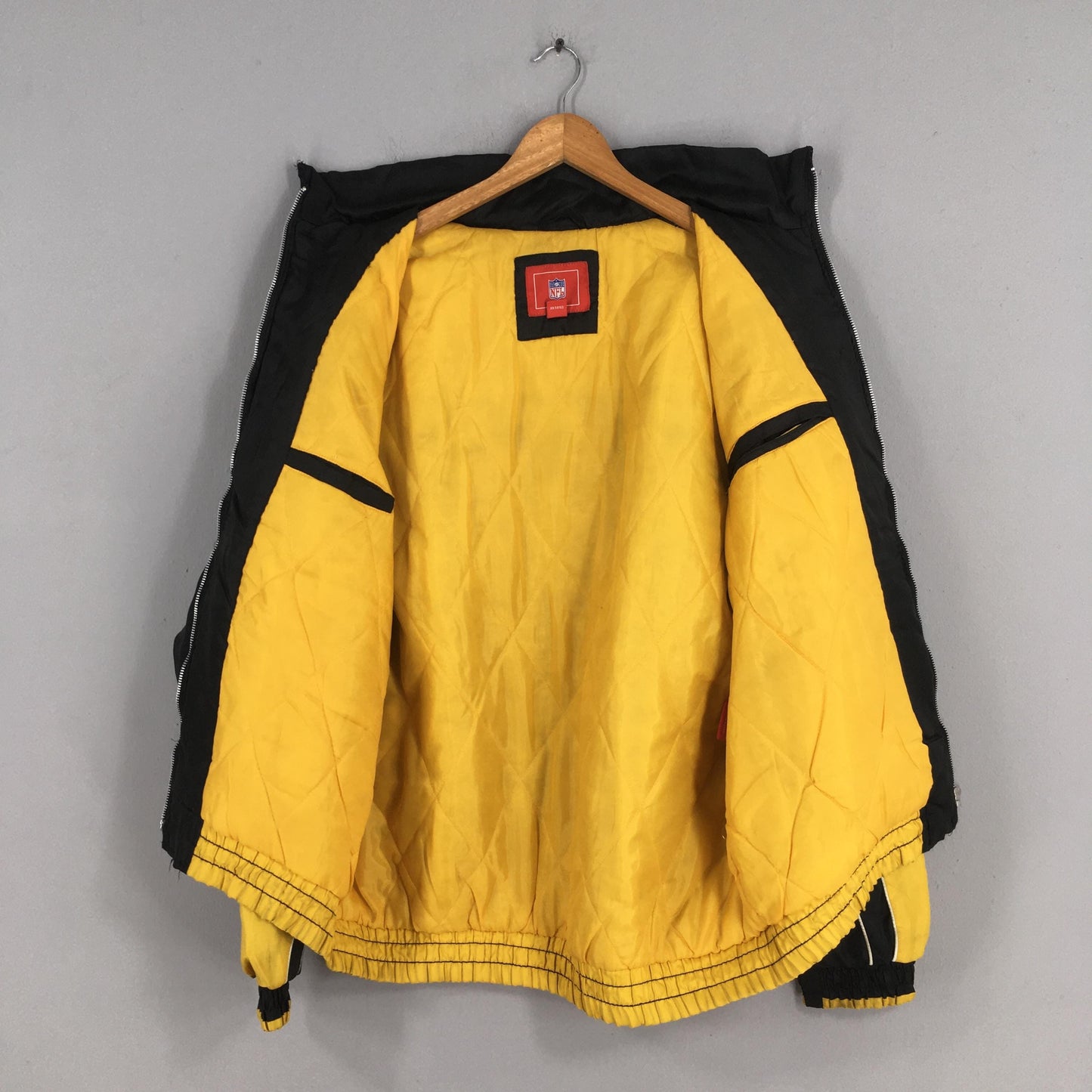 Pittsburgh Steelers Nfl Football Black Yellow Zipper Jacket XLarge