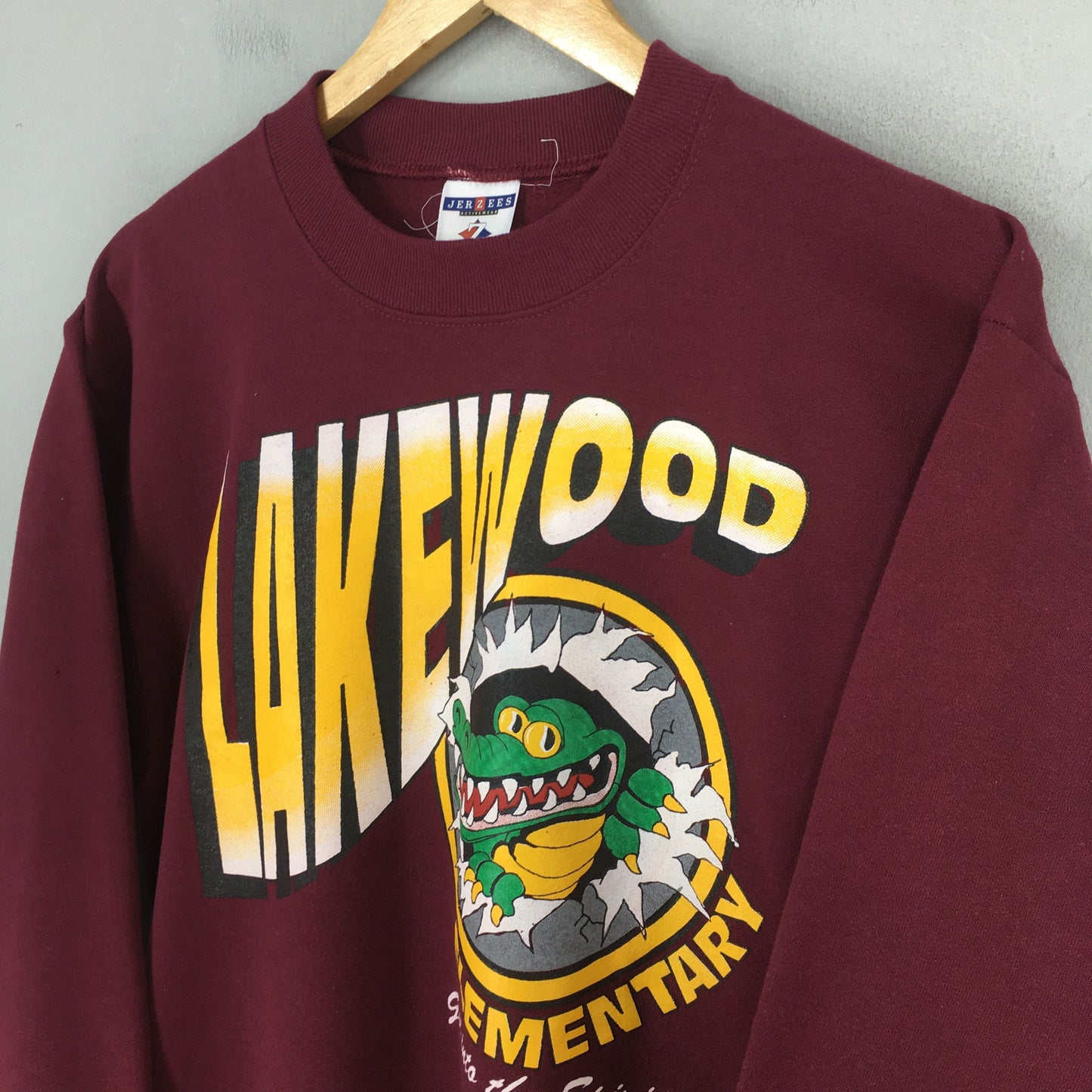 Lakewood Elementary School Sweatshirts Small