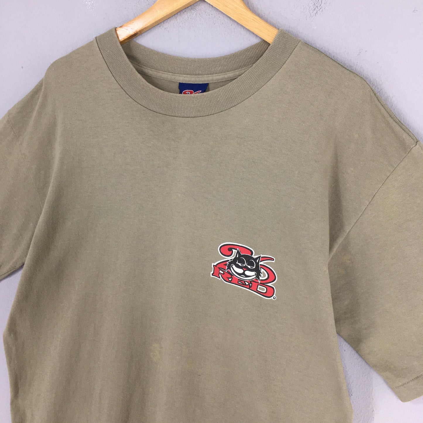 26 Red Skater Green T shirt Large