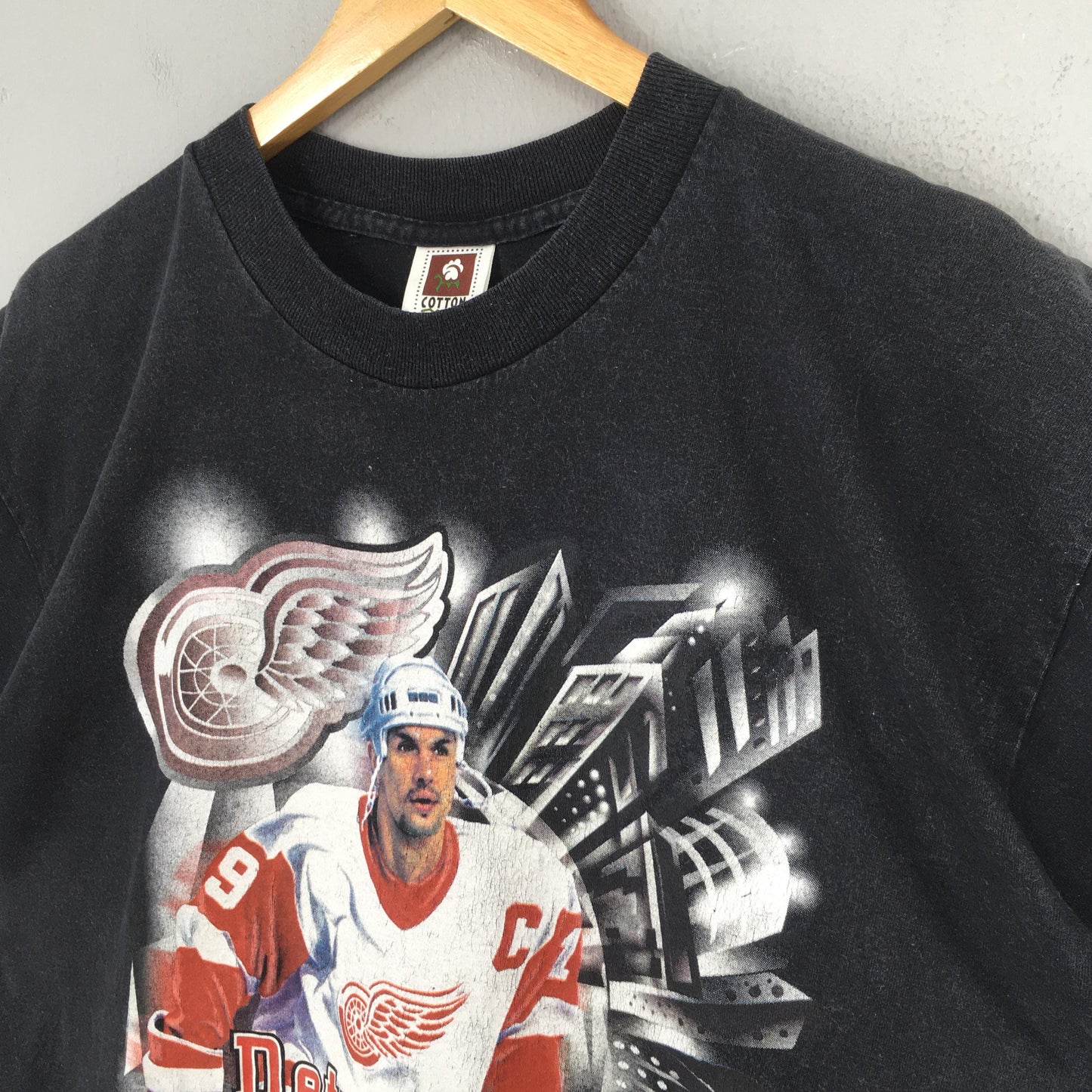 Detroit Red Wings NHL Hockey Ice Tshirt Large