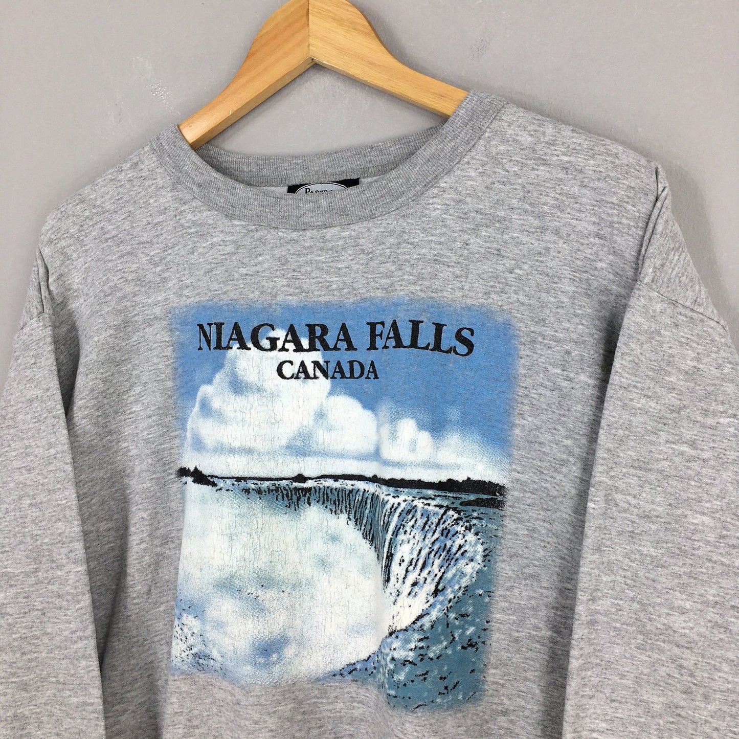 Niagara Falls Canada Gray Sweatshirt Medium