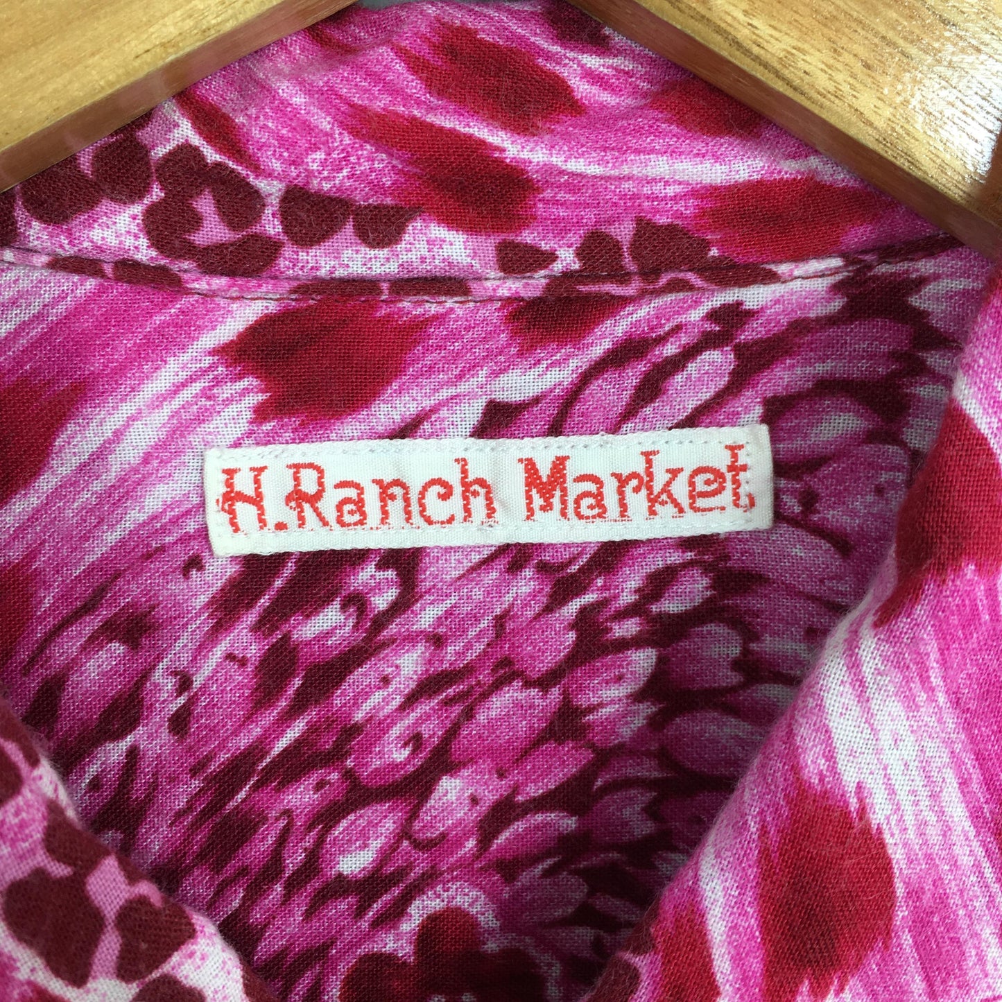 HR Market Psychedelic Hawaiian Aloha Pink Shirt Medium