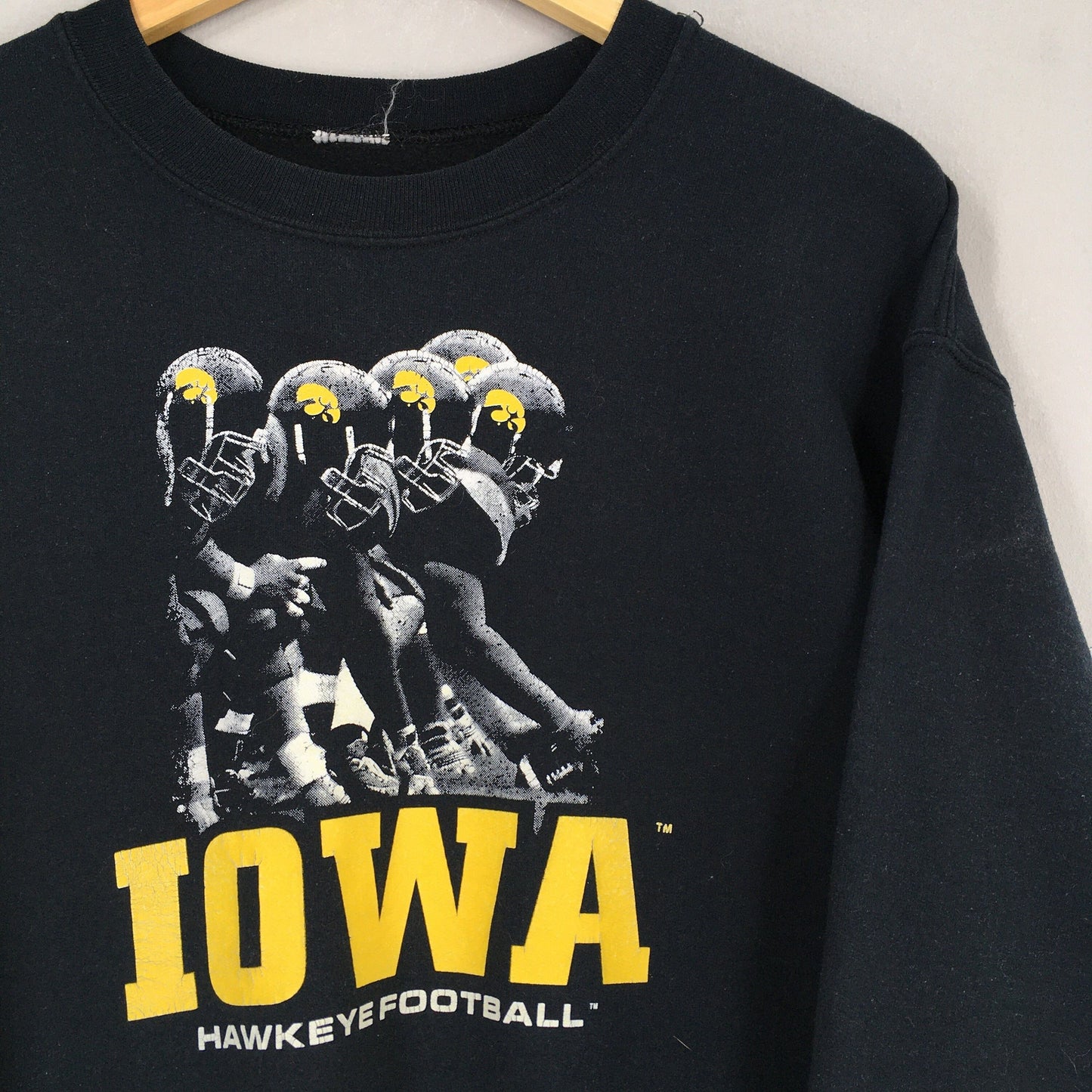 Iowa Hawkeyes Football Ncaa Sweatshirt Medium