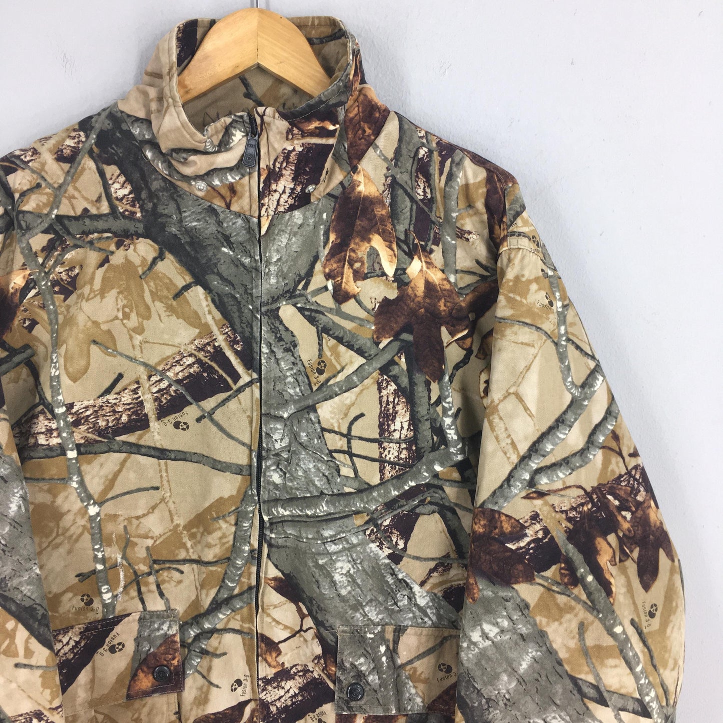 Outfitters Ridge Real Tree Camo Zipper Jacket Medium