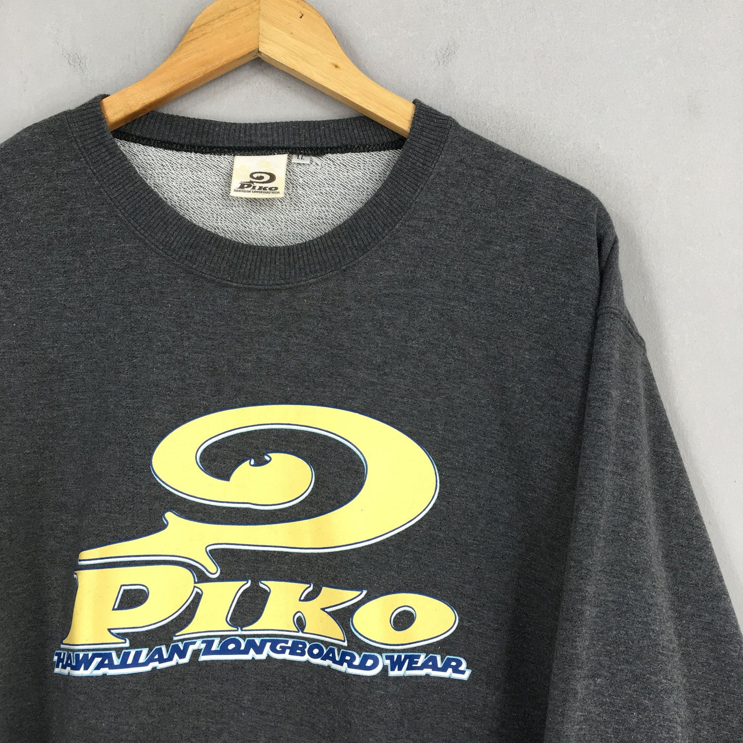 Piko Surf Gray Sweatshirt Medium