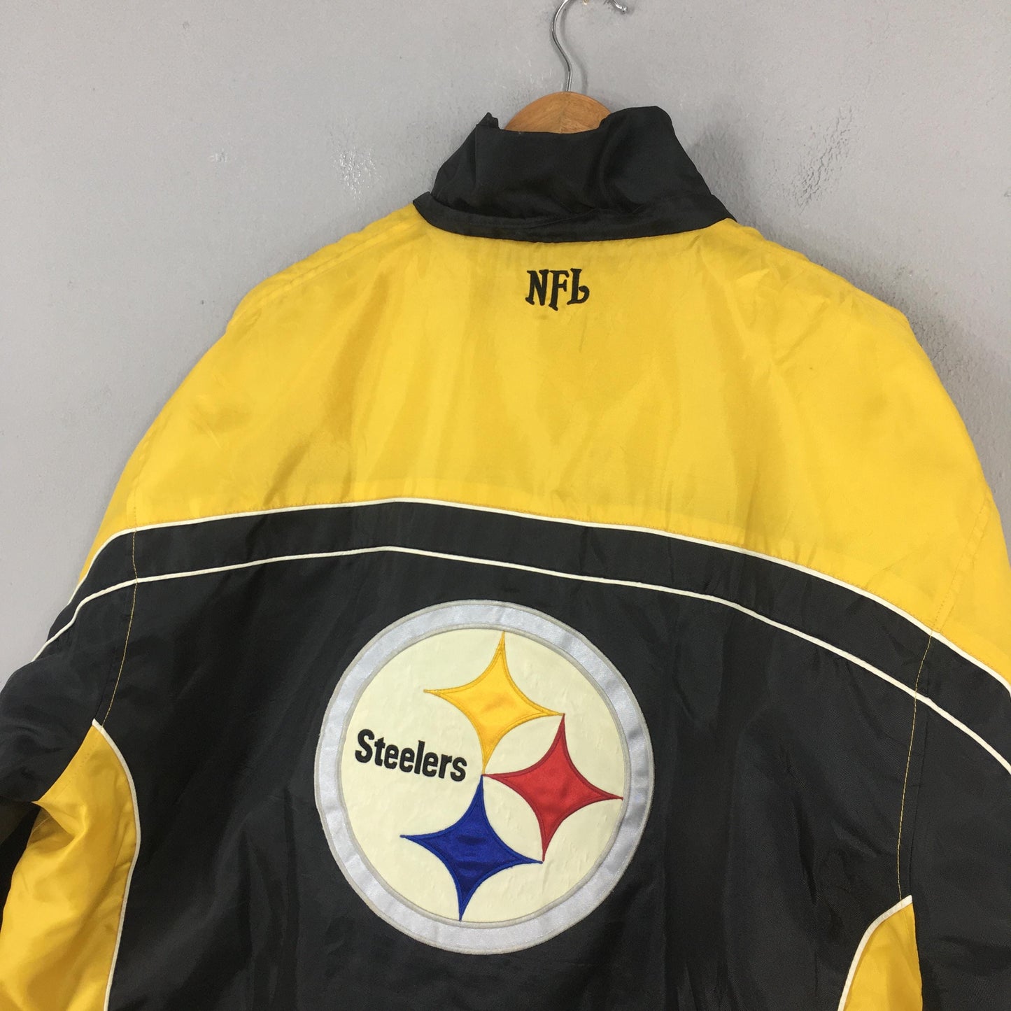 Pittsburgh Steelers Nfl Football Black Yellow Zipper Jacket XLarge