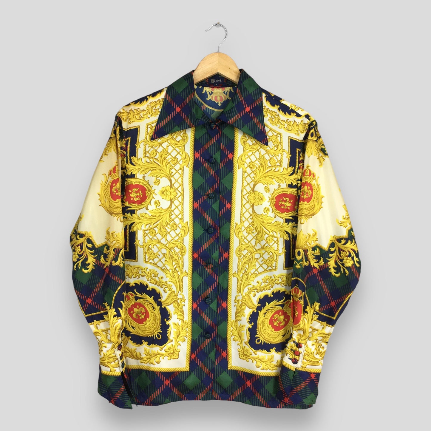 Novelty Baroque Crest Casual Shirt Medium