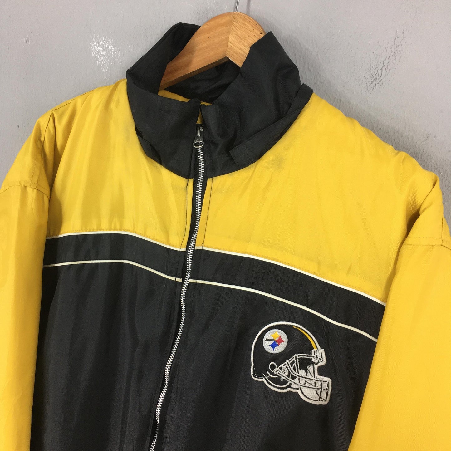 Pittsburgh Steelers Nfl Football Black Yellow Zipper Jacket XLarge