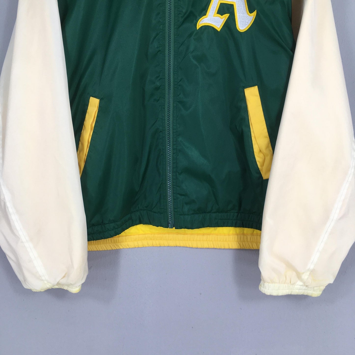 Starter Oakland Athletics MLB Windbreaker Jacket Medium