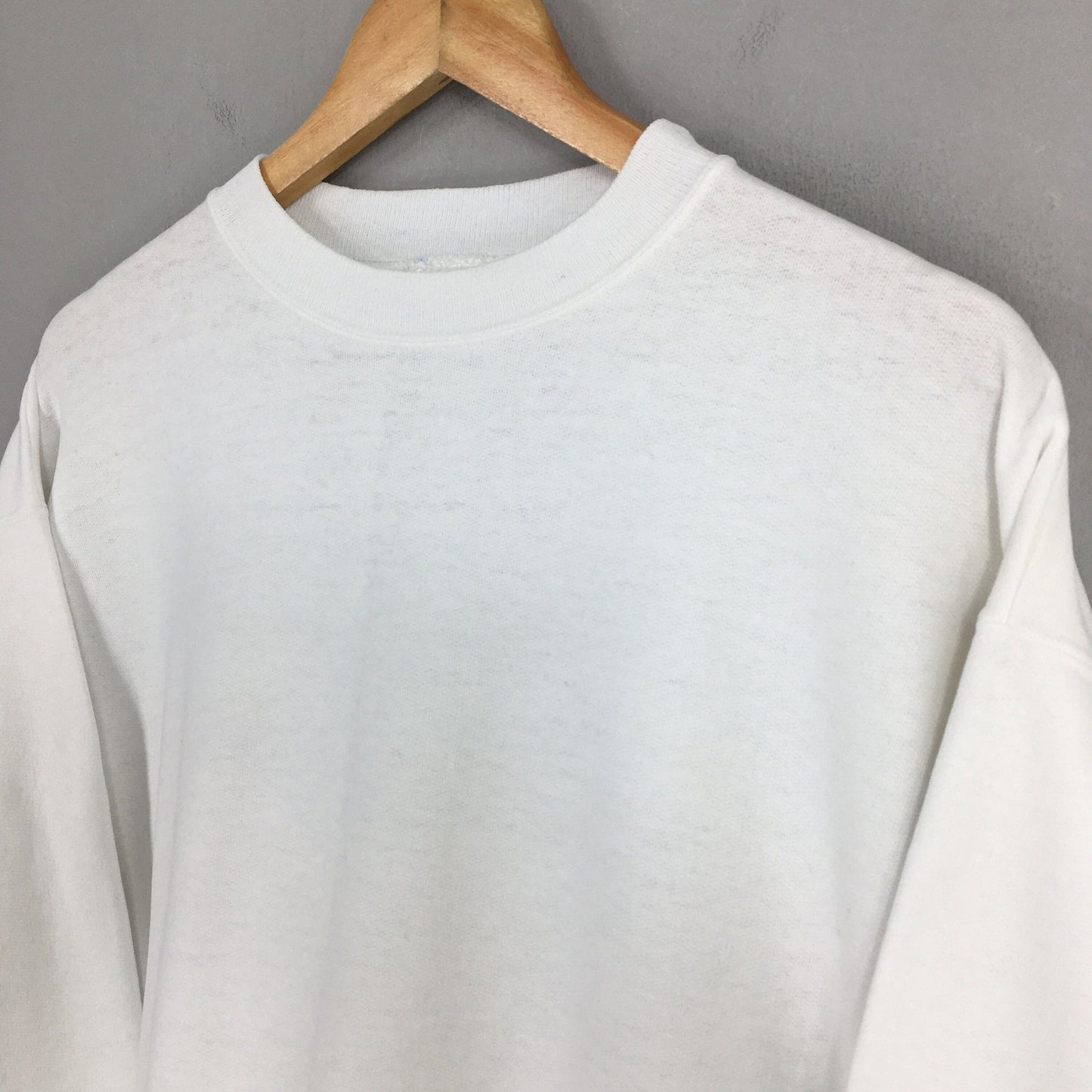 Hanes Plain White Sweatshirt Medium