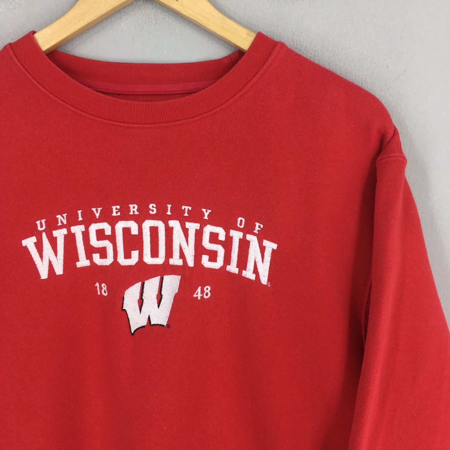 Wisconsin University Badgers Red Sweater Small