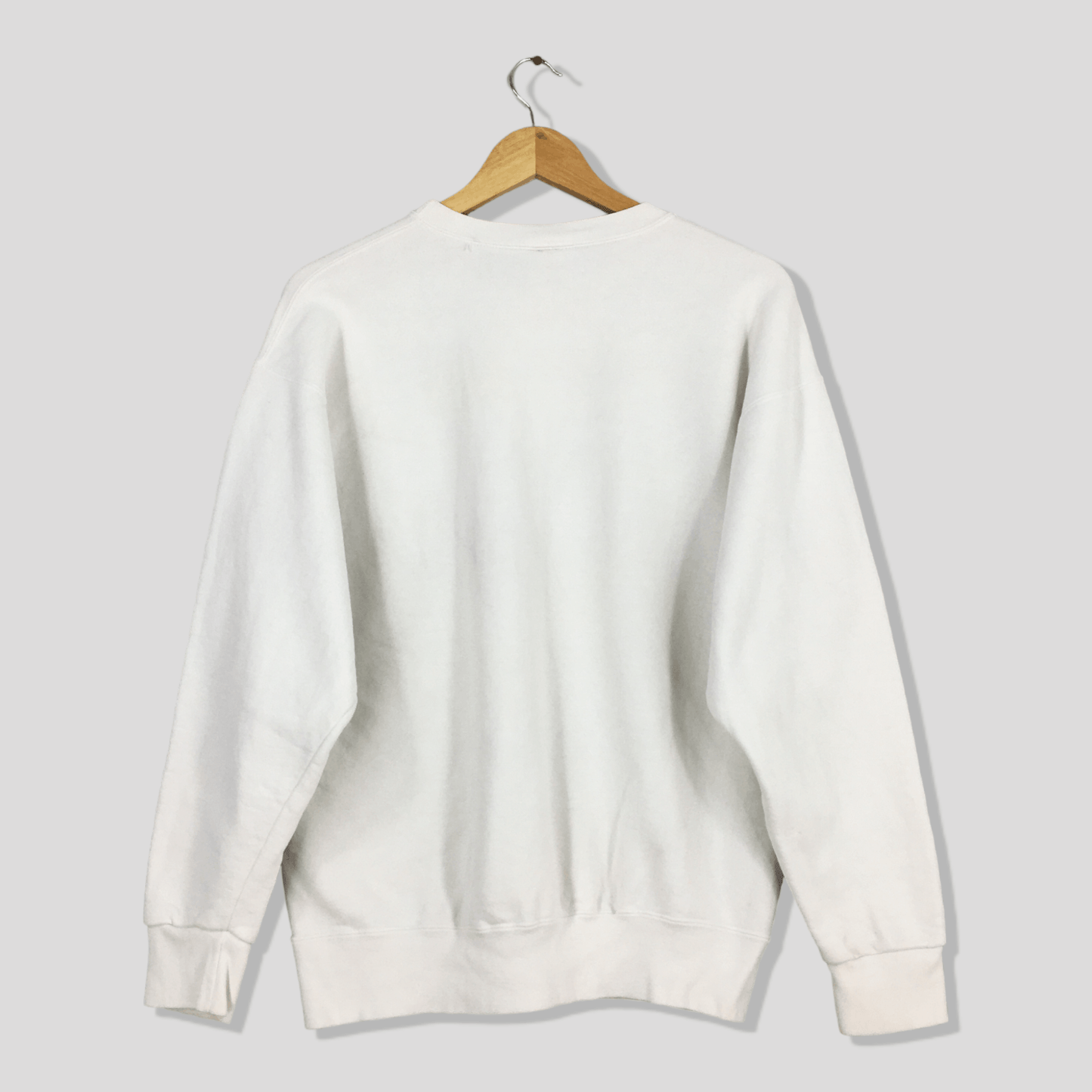 Simpson’s Tavern Restaurant White Sweater Medium